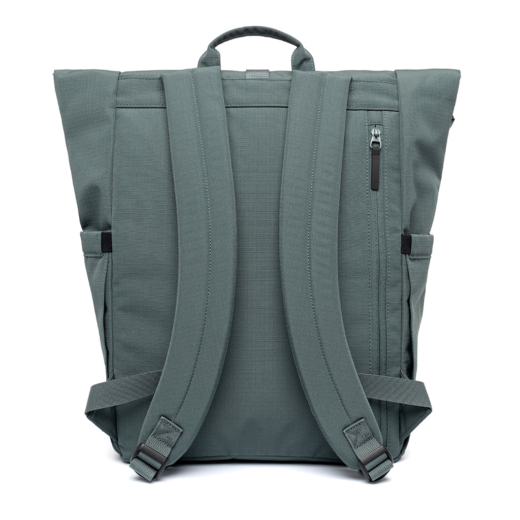 Blauer Rucksack Lars Roll Vandra aus recycelten PET-Flaschen von Lefrik