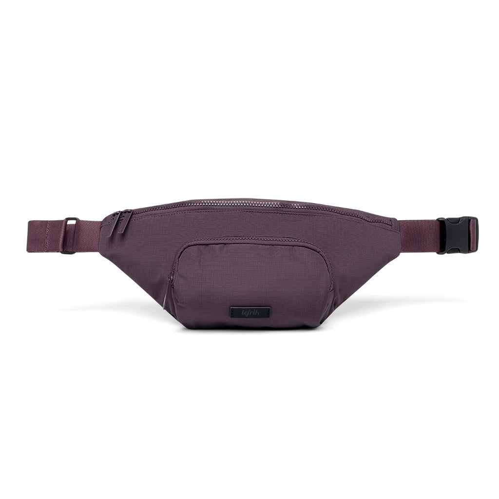 Violette Bauchtasche Atlas aus recycelten PET-Flaschen von Lefrik