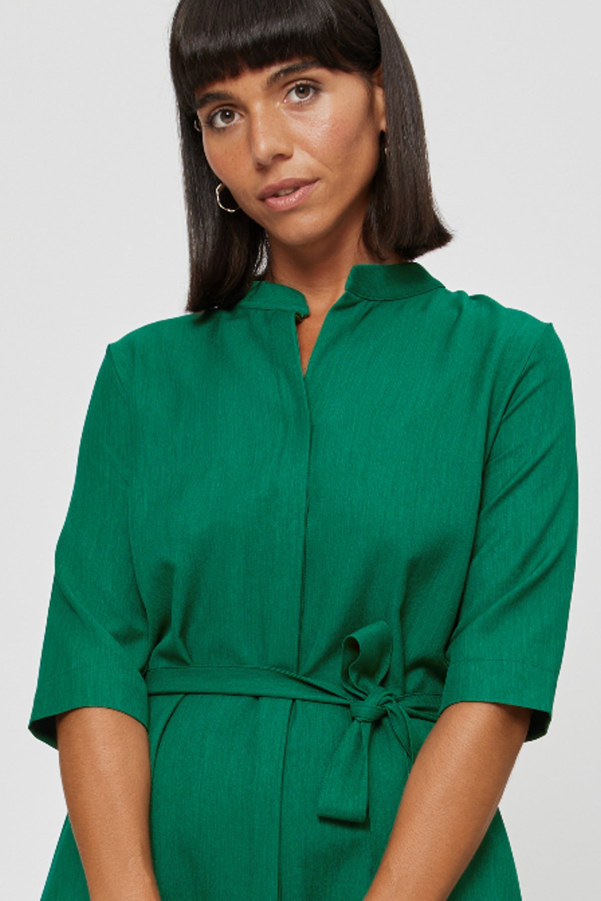 Grünes Hemdkleid Lidia aus recyceltem Polyester von Ayani