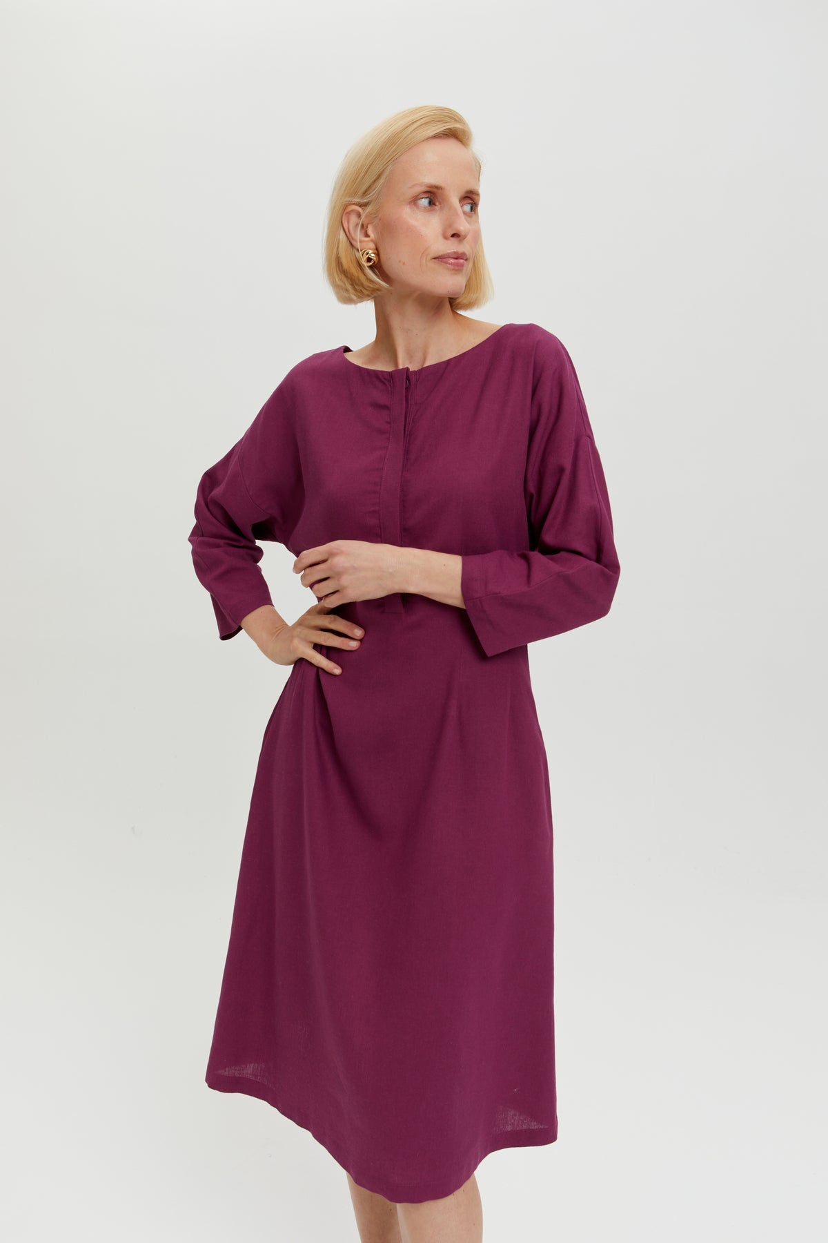 Lusin | Linen button-down midi dress in purple by Ayani