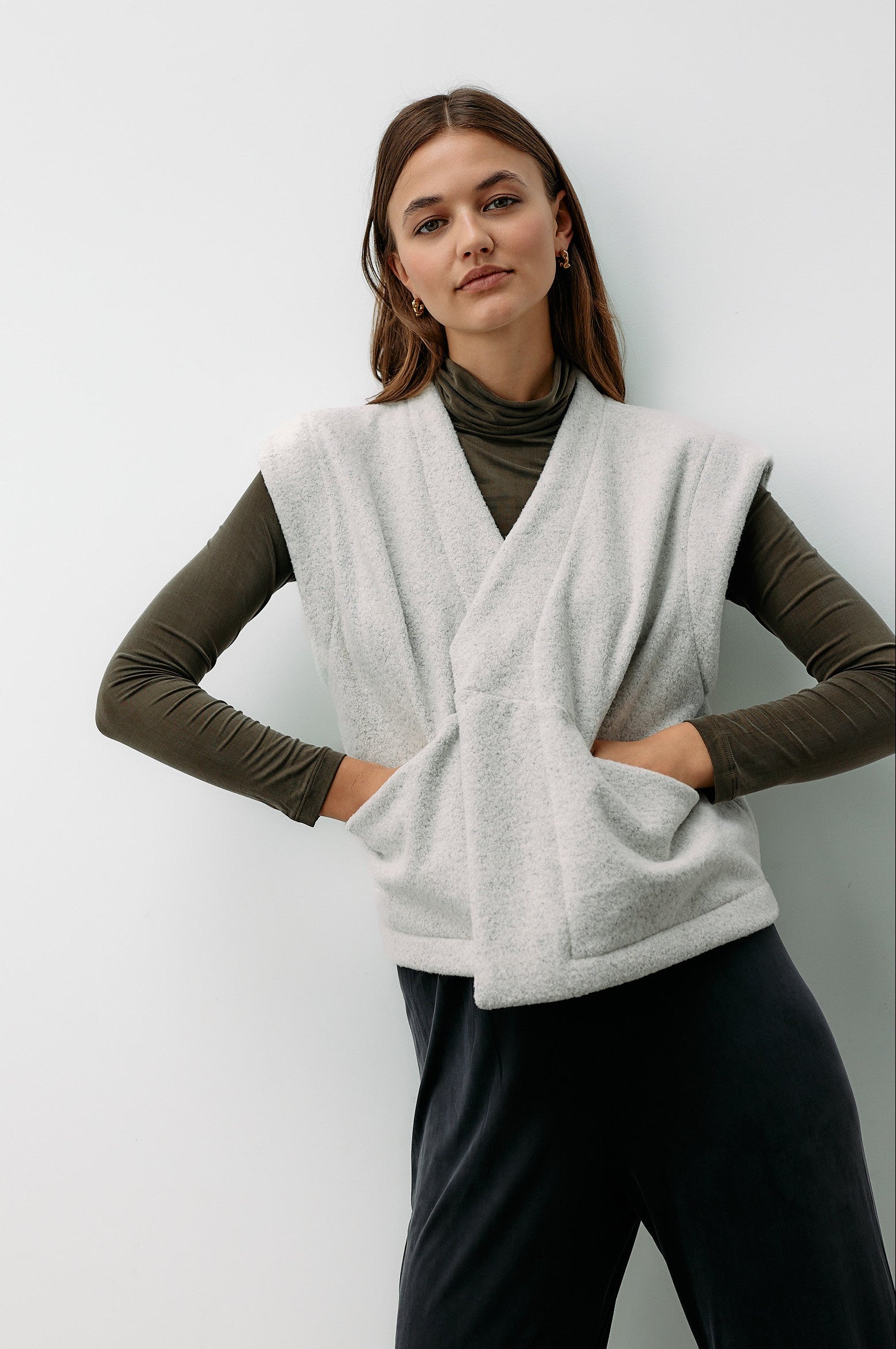 Graue Weste Cocooning aus Bouclé Stoff von Moya Kala