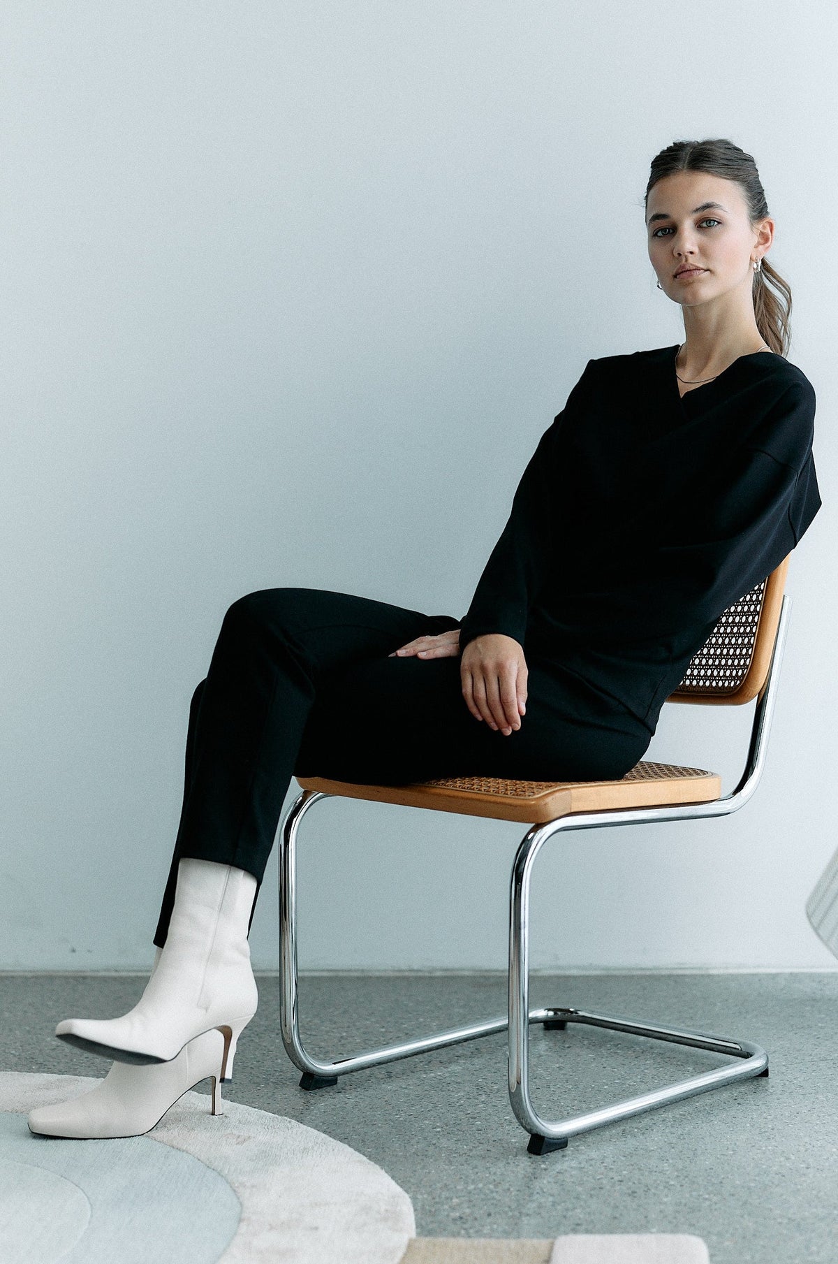Schwarze Hose Transformation aus Tencel von Moya Kala