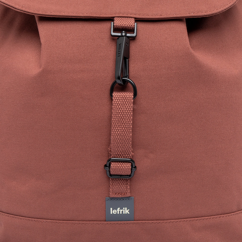 Roter Rucksack Scout Arles aus recycelten PET-Flaschen von Lefrik