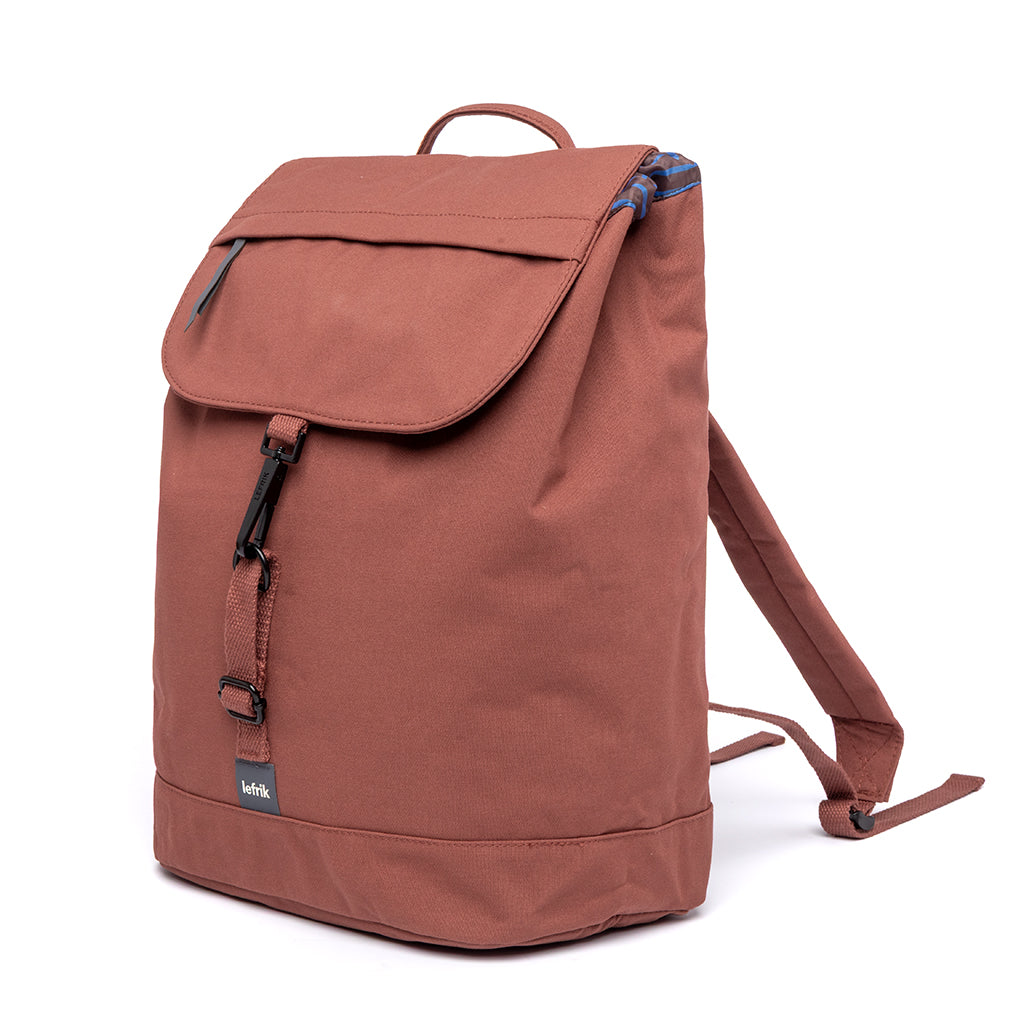 Roter Rucksack Scout Arles aus recycelten PET-Flaschen von Lefrik