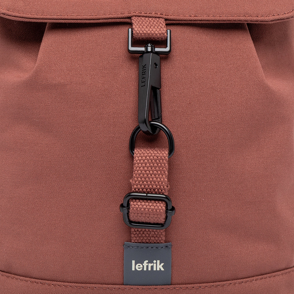 Roter Rucksack Scout Mini aus recycelten PET-Flaschen von Lefrik