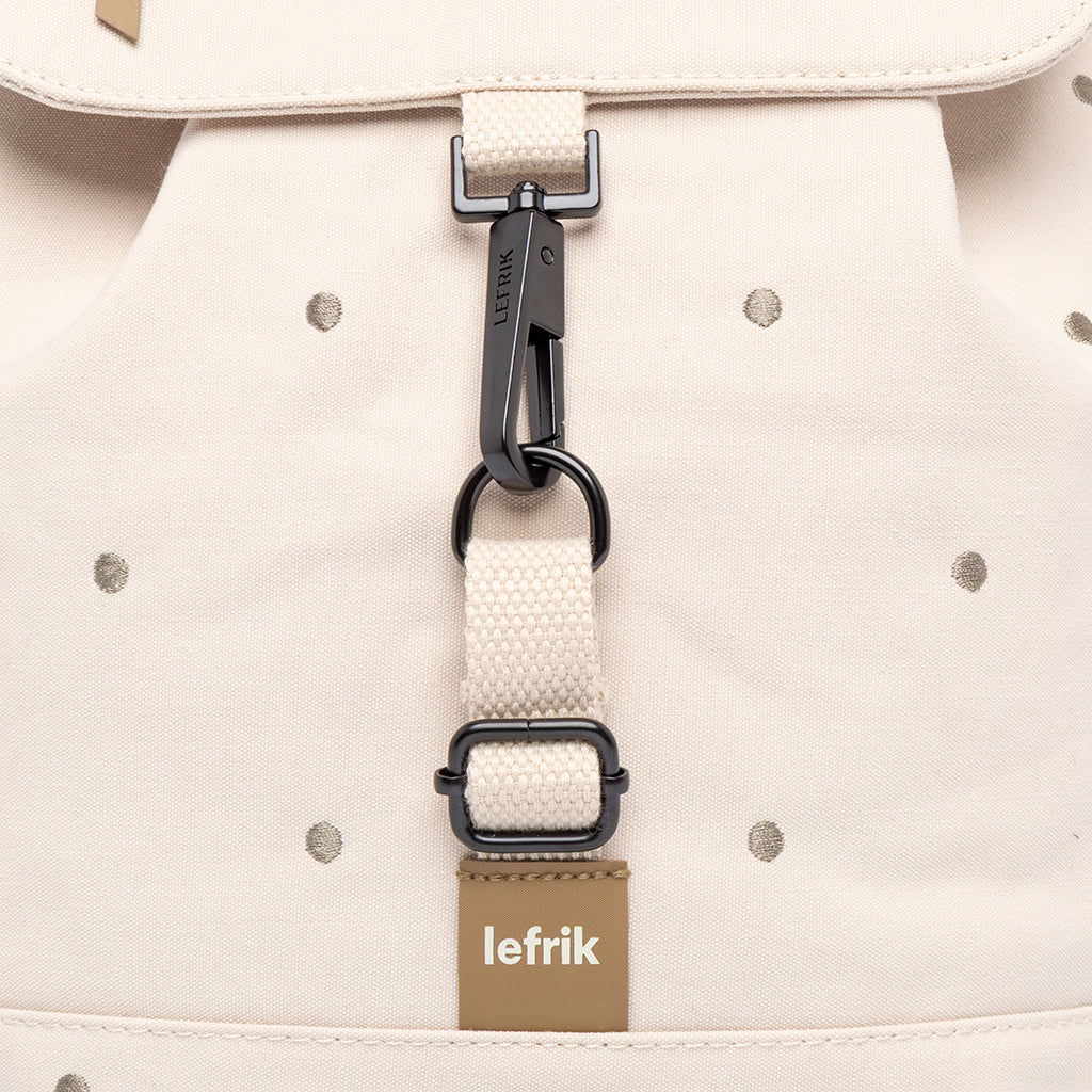 Beiger Rucksack Scout Mini aus recycelten PET-Flaschen von Lefrik