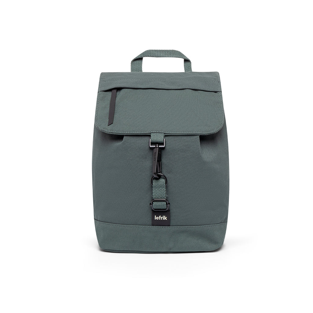 Blauer Rucksack Scout Mini aus recycelten PET-Plastikflaschen von Lefrik