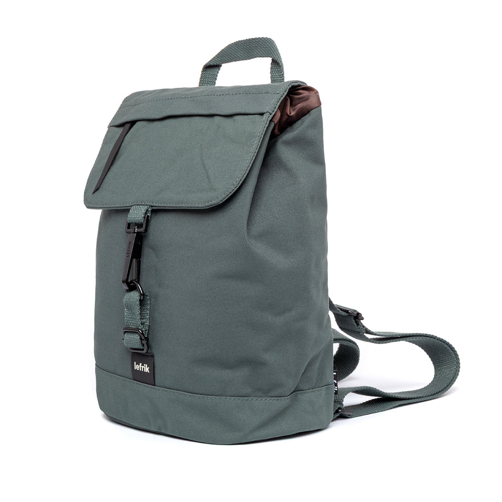 Blauer Rucksack Scout Mini aus recycelten PET-Plastikflaschen von Lefrik
