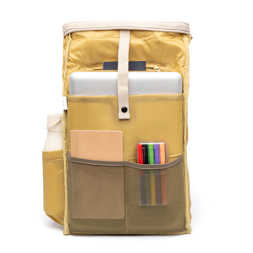 Beiger Rucksack Roll Mini Arles aus recycelten PET-Flaschen von Lefrik