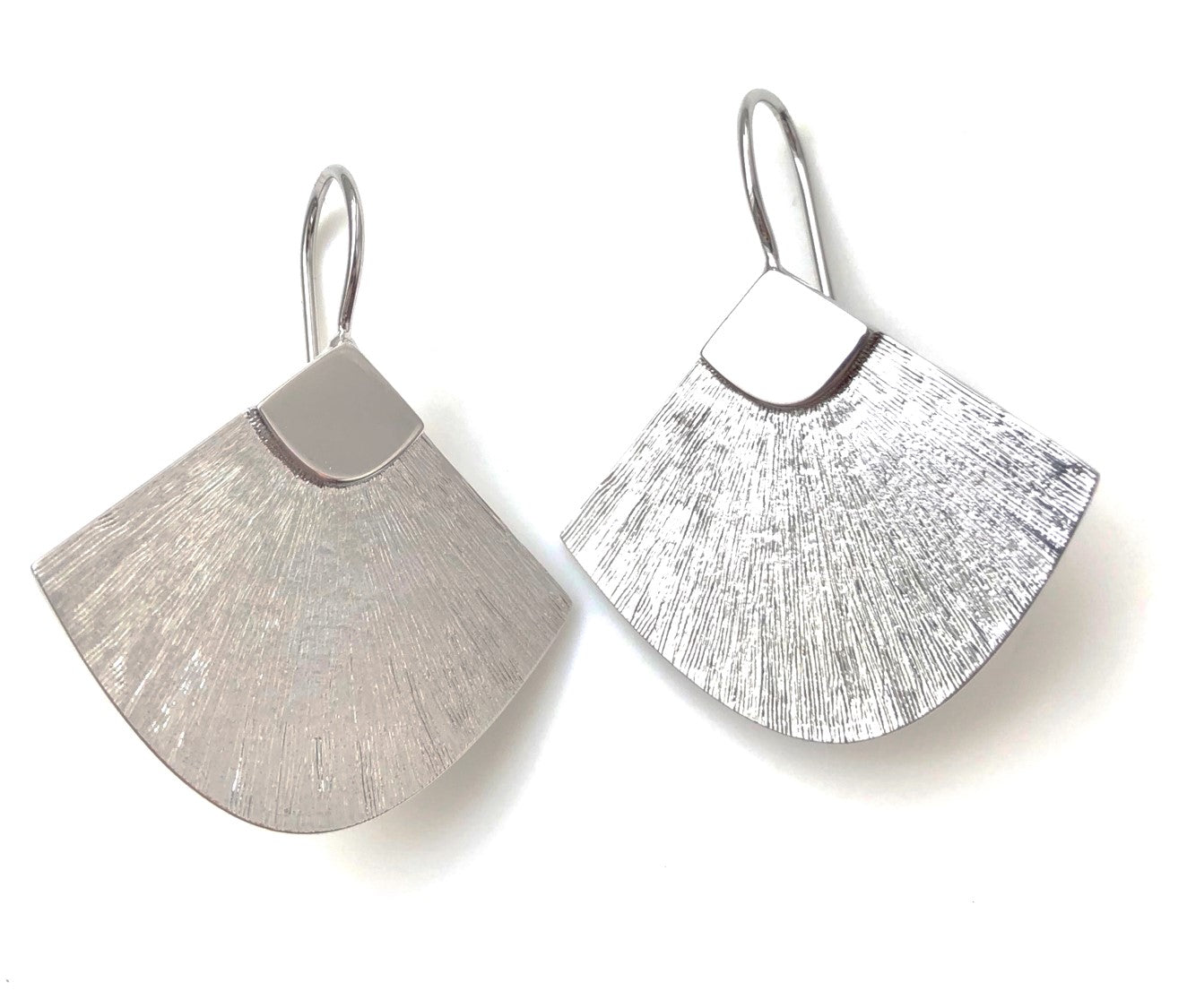 Abanicos pendant earrings