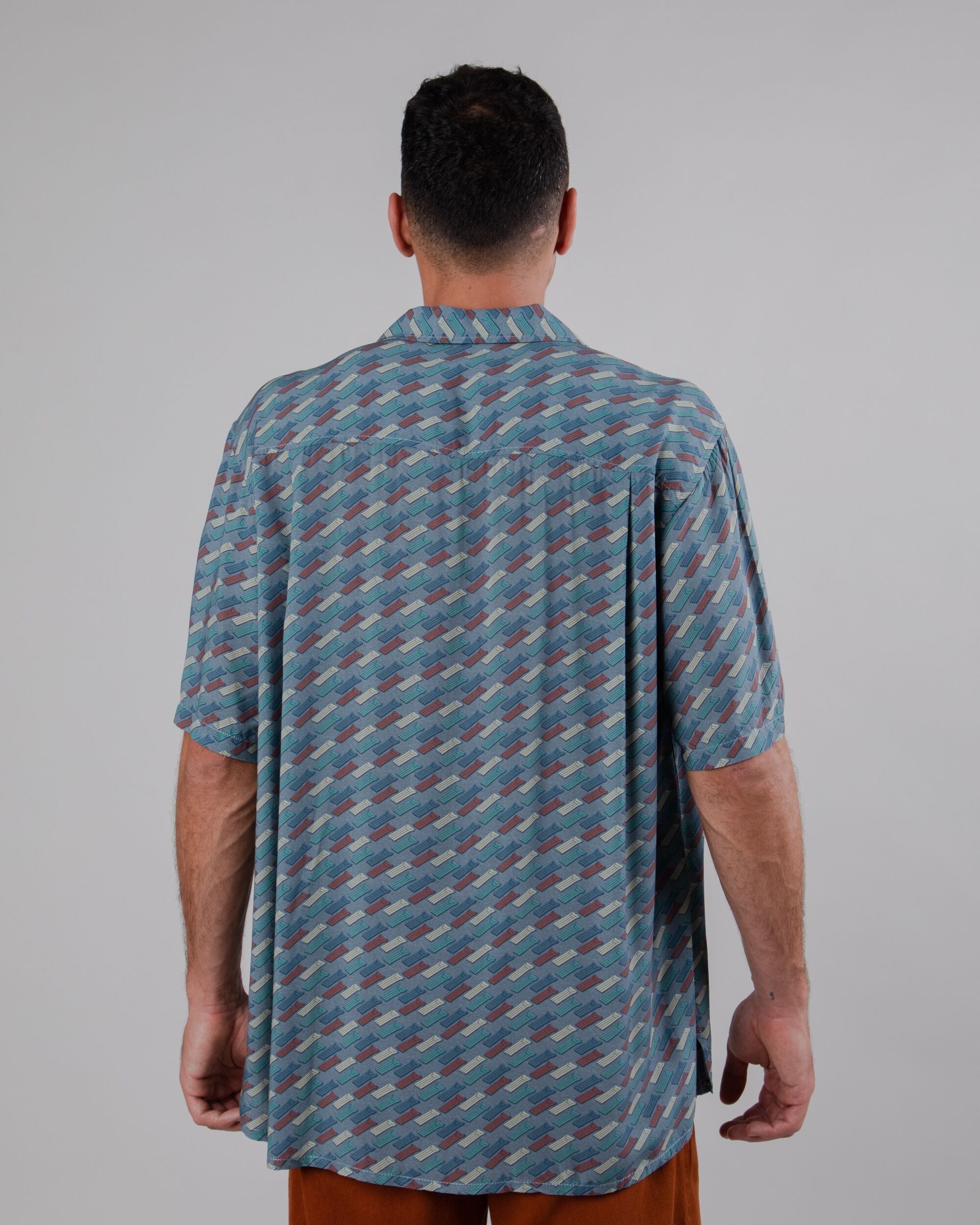 Inflatable Aloha Hemd blau gemustert aus nachhaltiger Viskose von Brava Fabrics