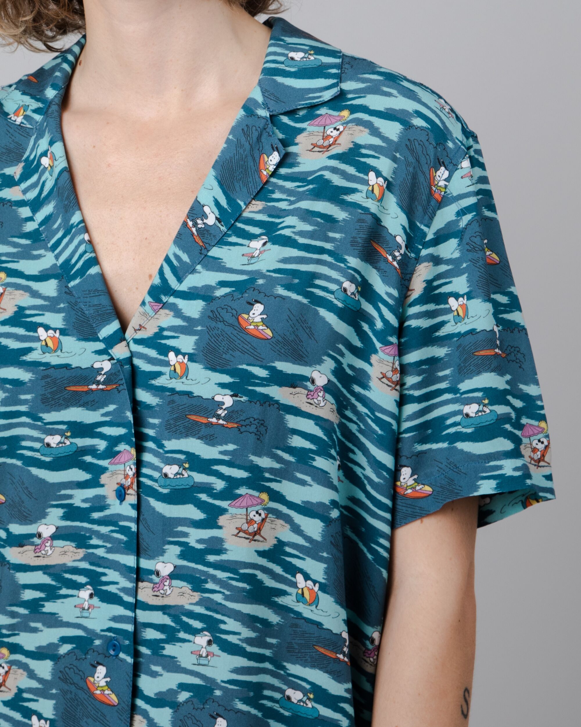 Peanuts Coast Aloha Bluse blau gemuster aus nachhaltiger Viskose von Brava Fabrics