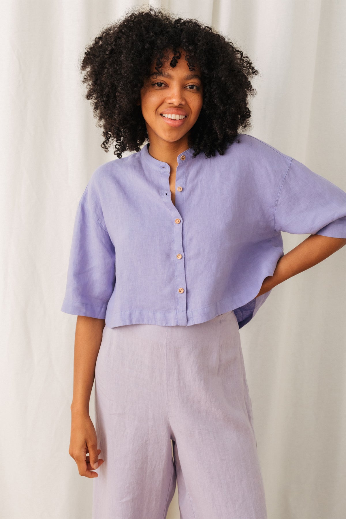 SANDON blouse in purple made of linen by TWOTHIRDS