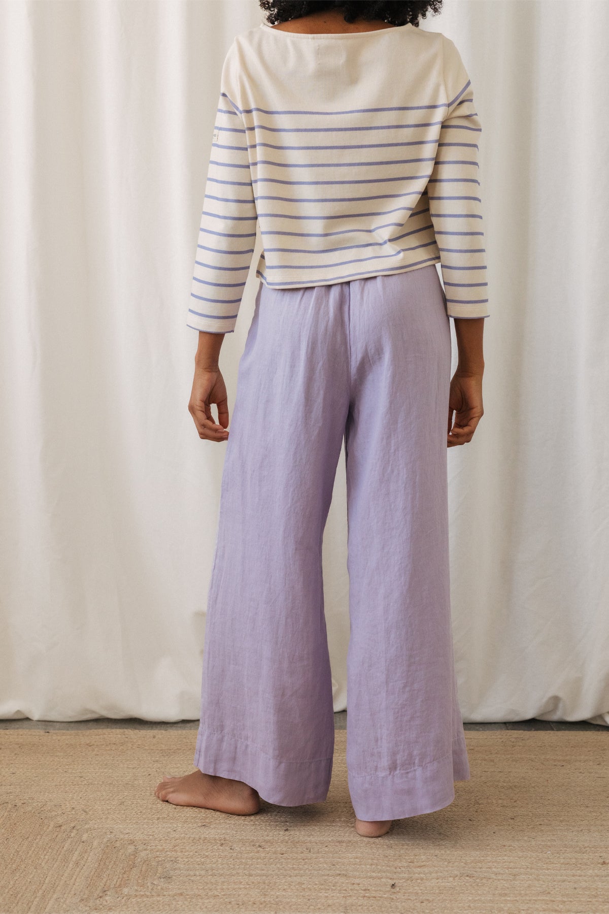 Pantalon VARMDO en lin violet de TWOTHIRDS