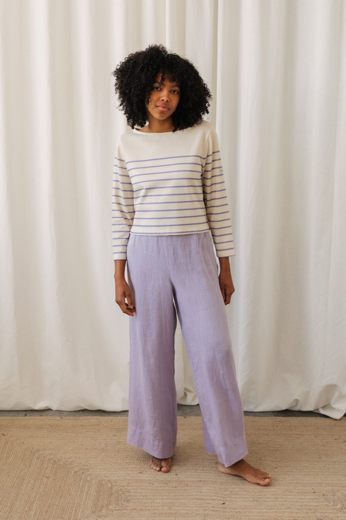 Pantalon VARMDO en lin violet de TWOTHIRDS