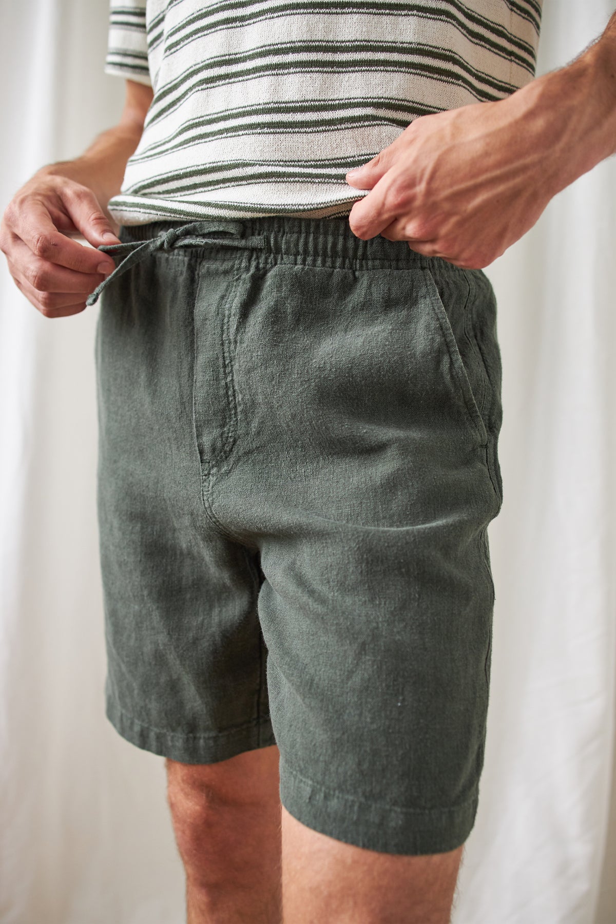 BAGAAT shorts in Ivy Green made of linen by TWOTHIRDS