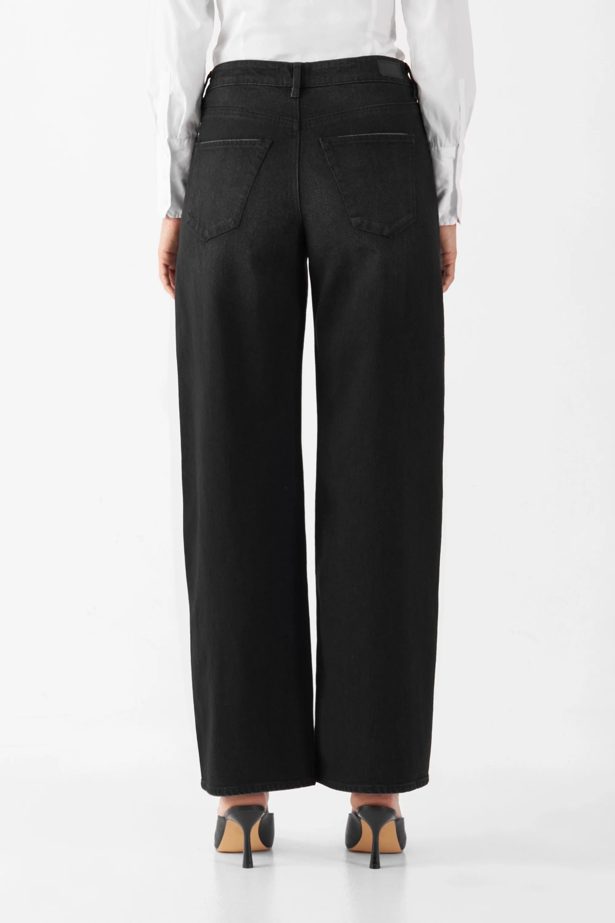 Black ASH Barrel Leg jeans made from organic cotton by Dawn Denim