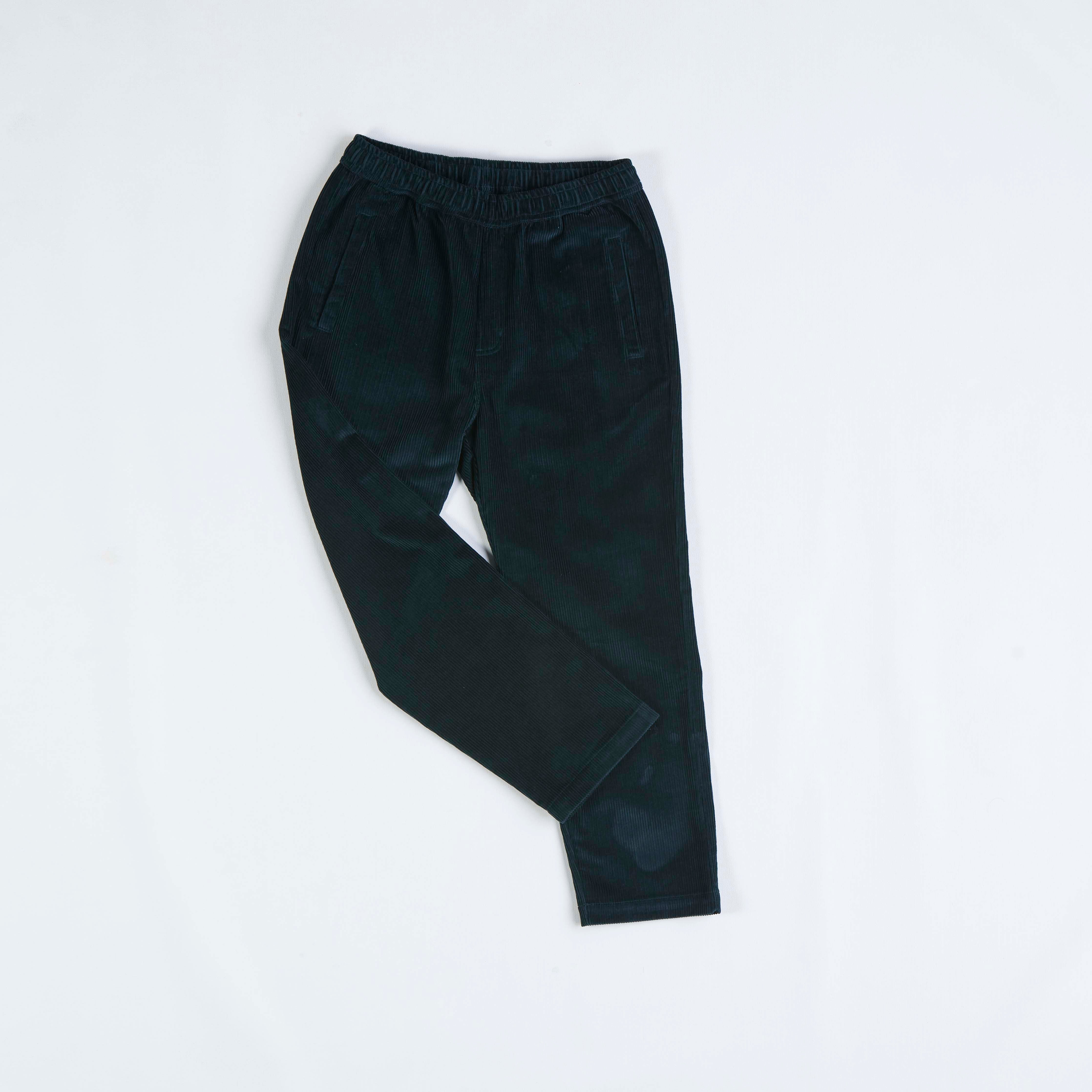 Cordhose aus Bio Baumwolle in dunkelgrün von Arniko