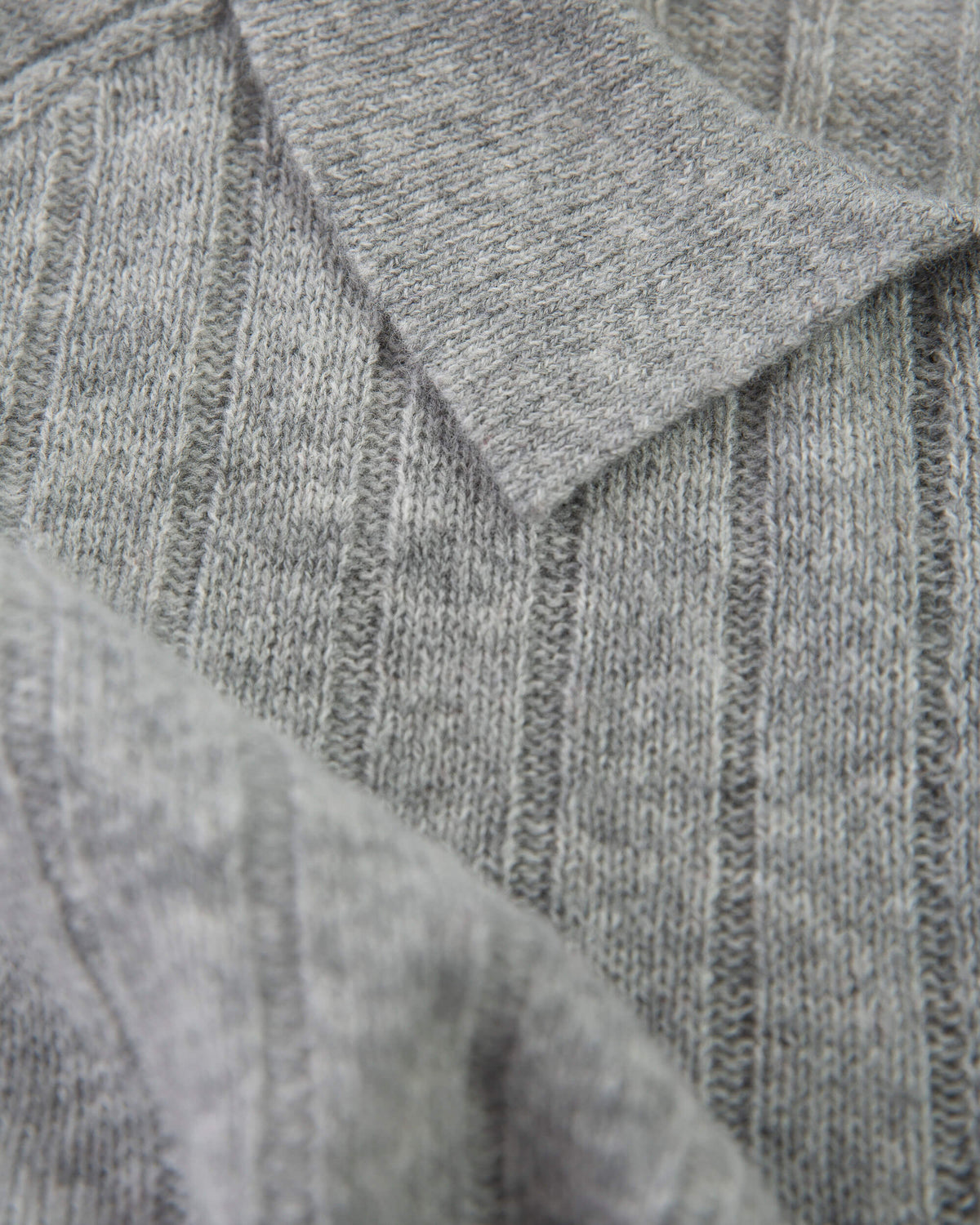 Graue Strickjacke Collared aus 100% Bio-Merinowolle von Matona