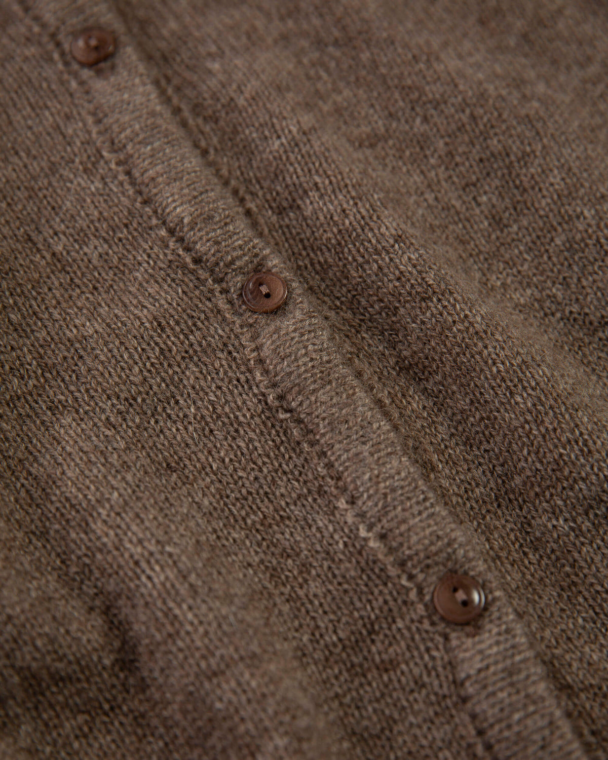 Brauner Cardigan aus 100% Kashmir von Matona
