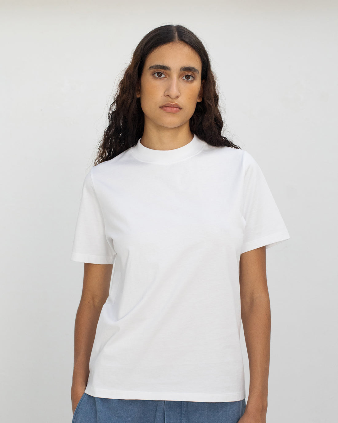 White basic T-shirt with wide collar made of 100% organic cotton by Rotholz