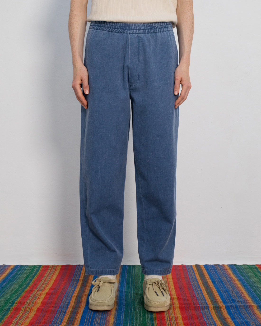 Pantalon en denim bleu clair en coton 100% recyclé de Rotholz