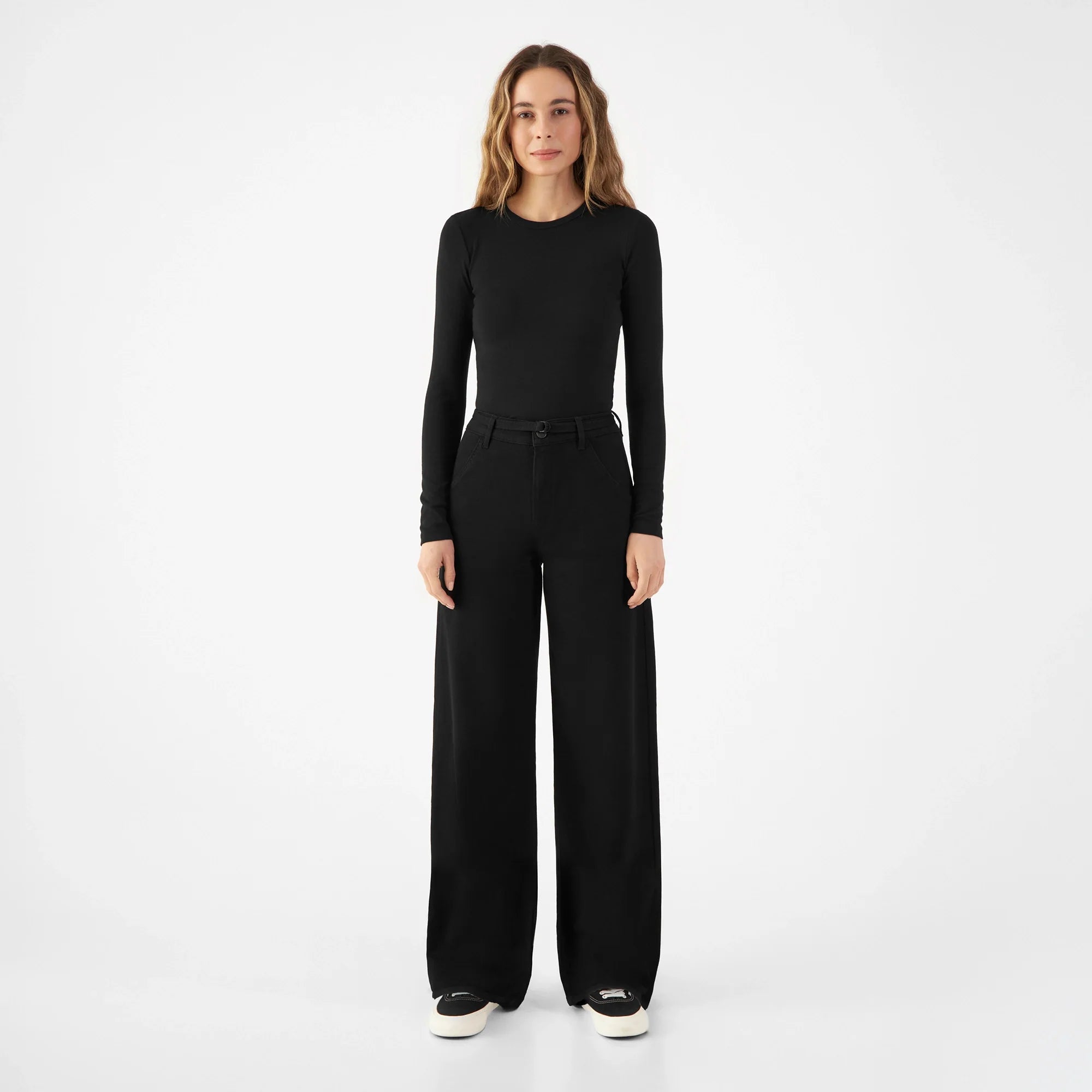Schwarze weit geschnitte Jeans Blink Barrel aus Bio-Baumwolle von Dawn Denim