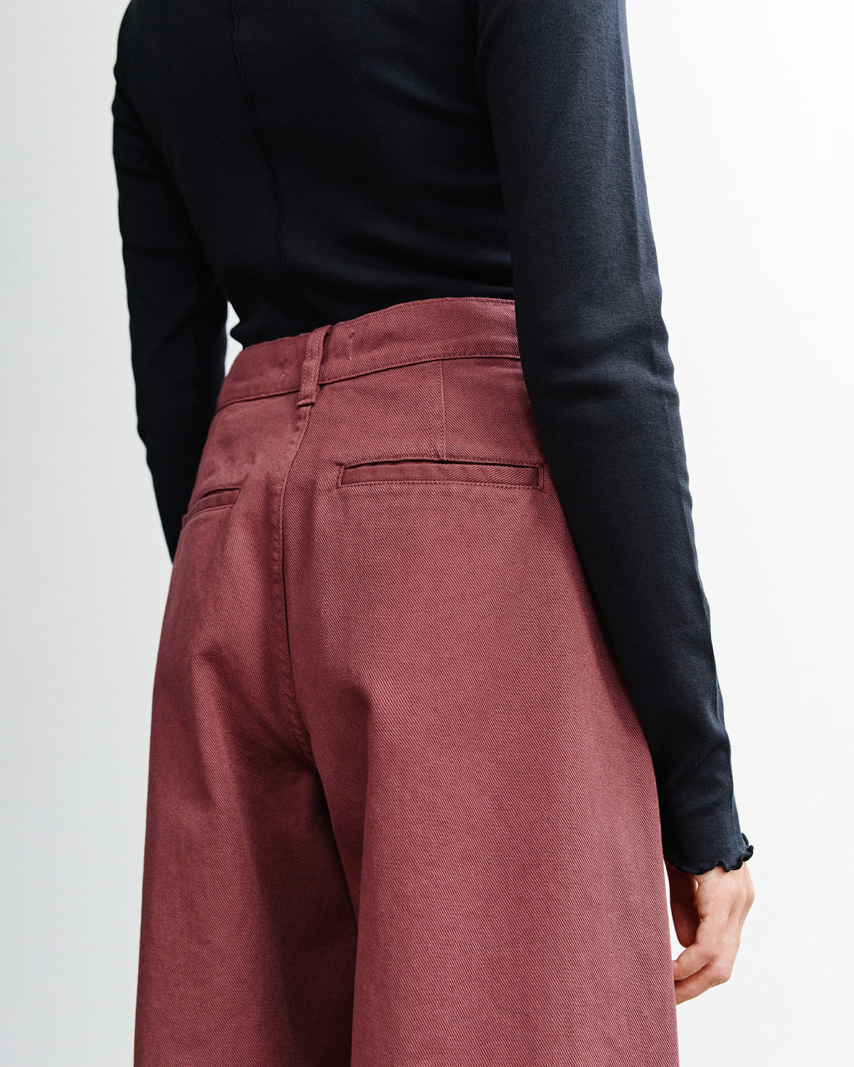 Red Barrel-Leg Trousers made of 100% Organic Cotton by Rotholz