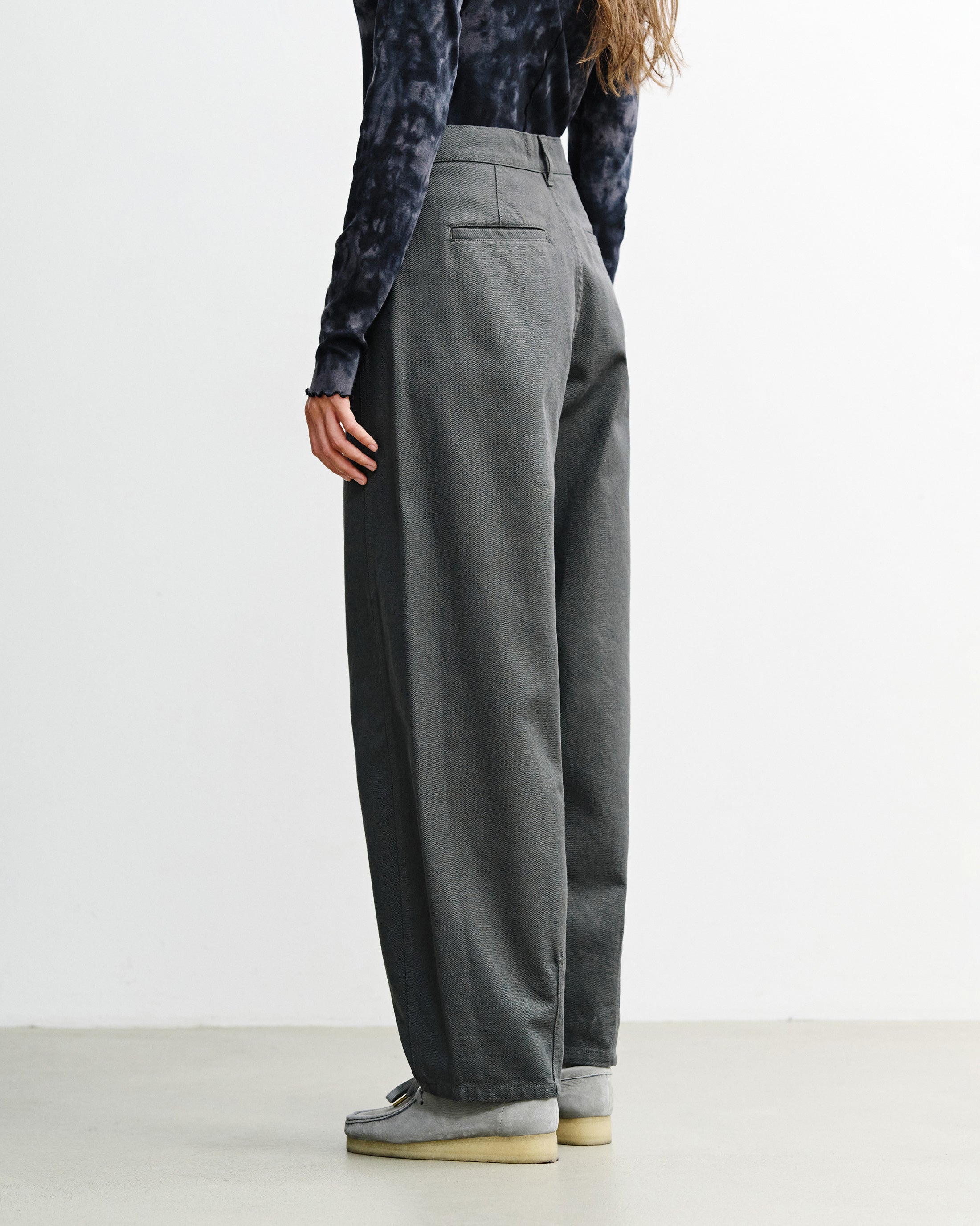 Graue Hose Barrel-Leg aus 100% Bio-Baumwolle von Rotholz