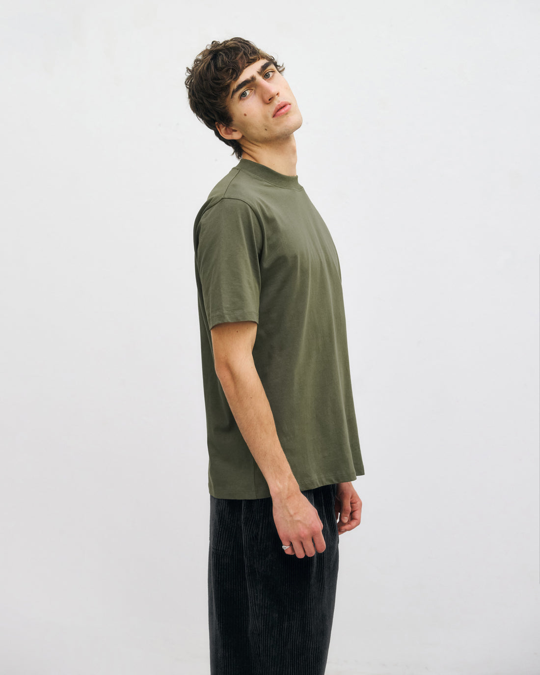 Dunkelgrünes T-Shirt aus 100% Bio-Baumwolle von Rotholz