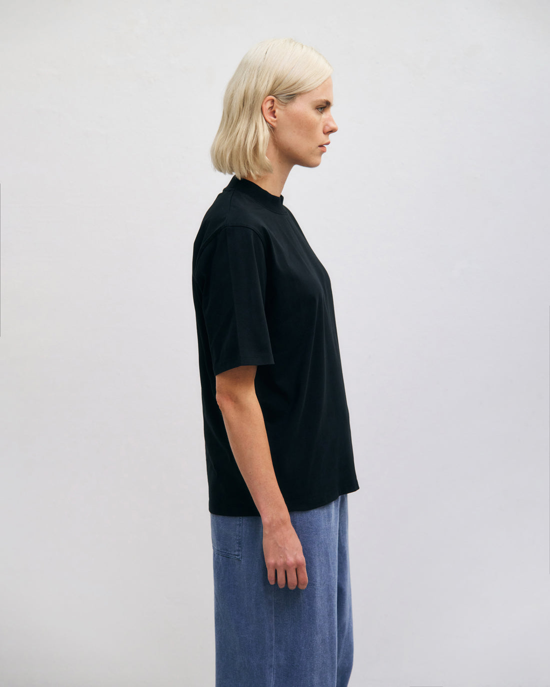 Schwarzes T-Shirt aus 100% Bio-Baumwolle von Rotholz