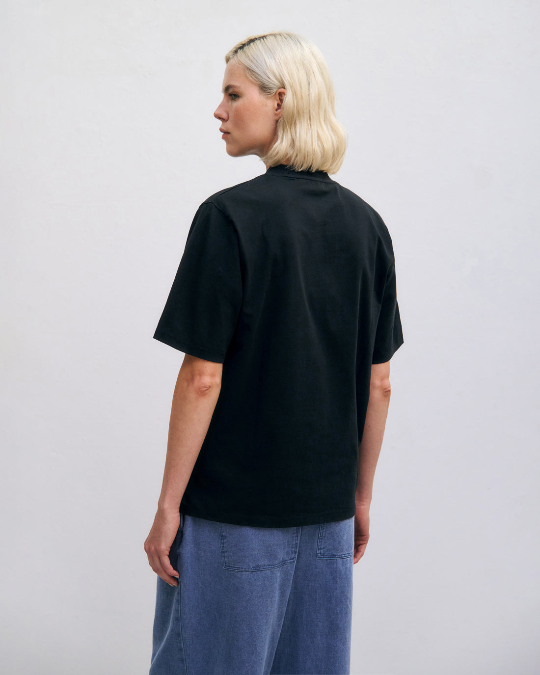 Schwarzes T-Shirt aus 100% Bio-Baumwolle von Rotholz