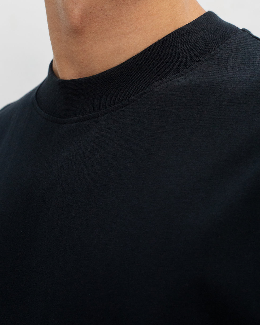 Schwarzes T-Shirt aus 100% Bio-Baumwolle von Rotholz