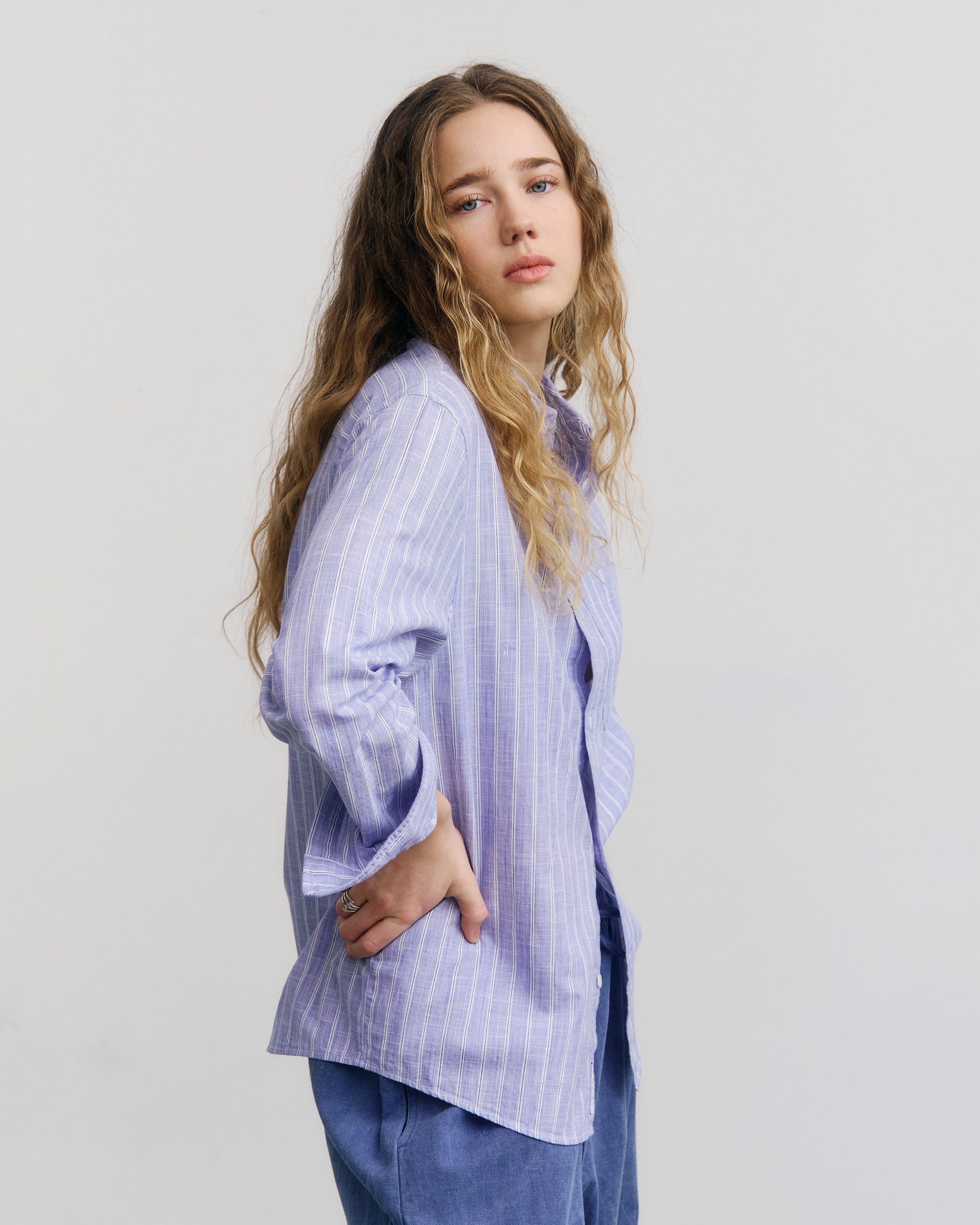 Chemise Rotholz bleue rayée boutonnée en coton biologique