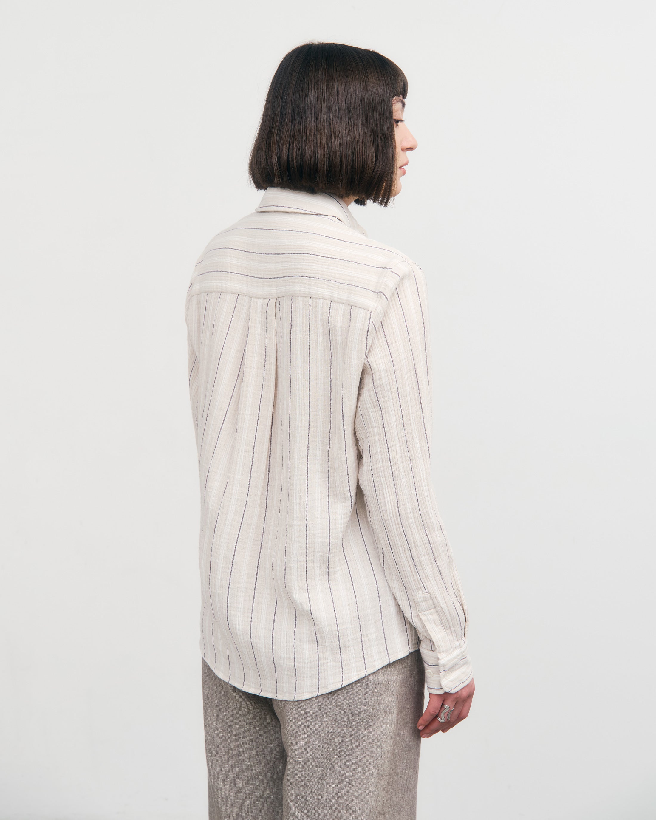 Chemise en mousseline de coton bio rayée beige Rotholz