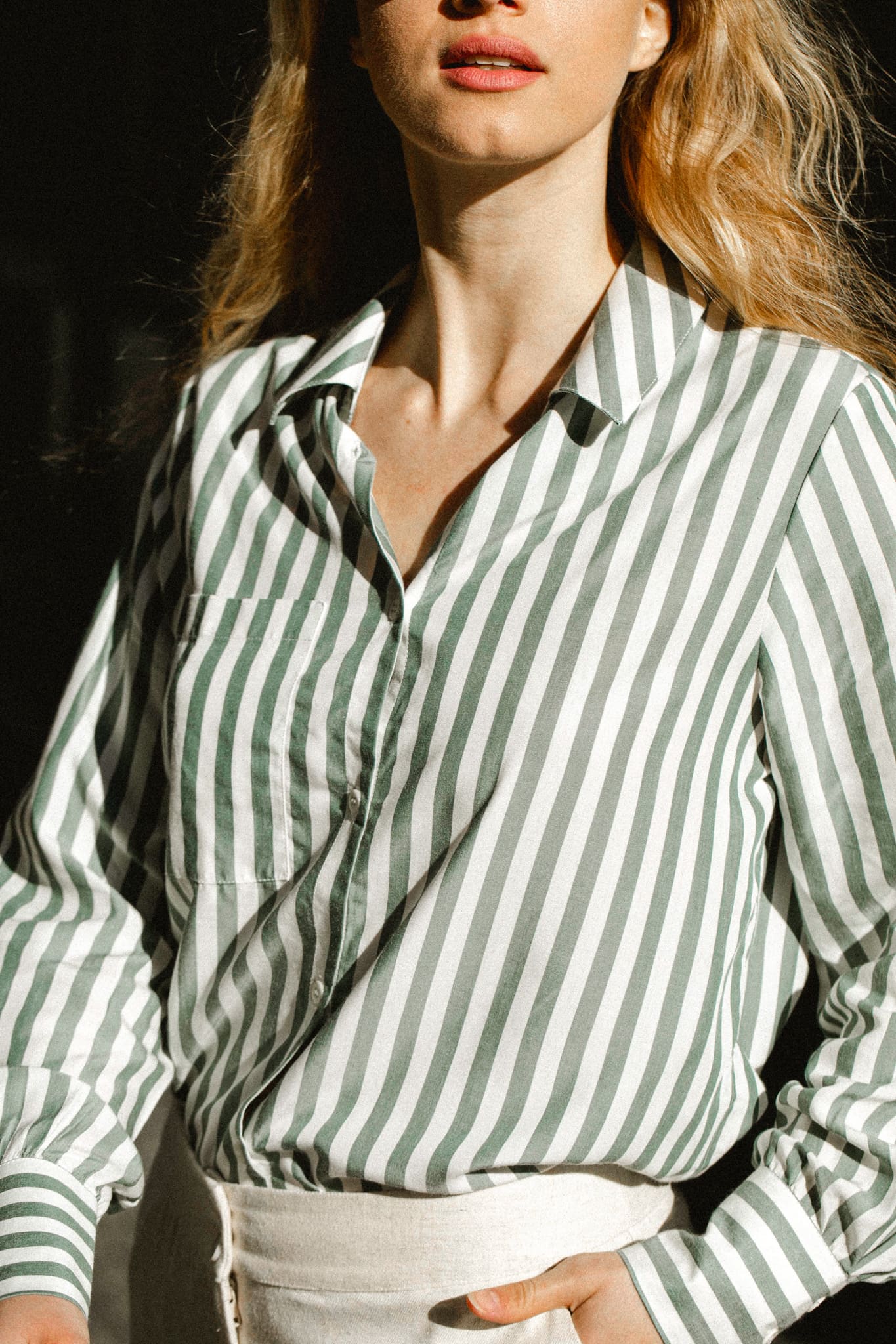 Grüne Bluse Kauri aus 100% Tencel von Avani