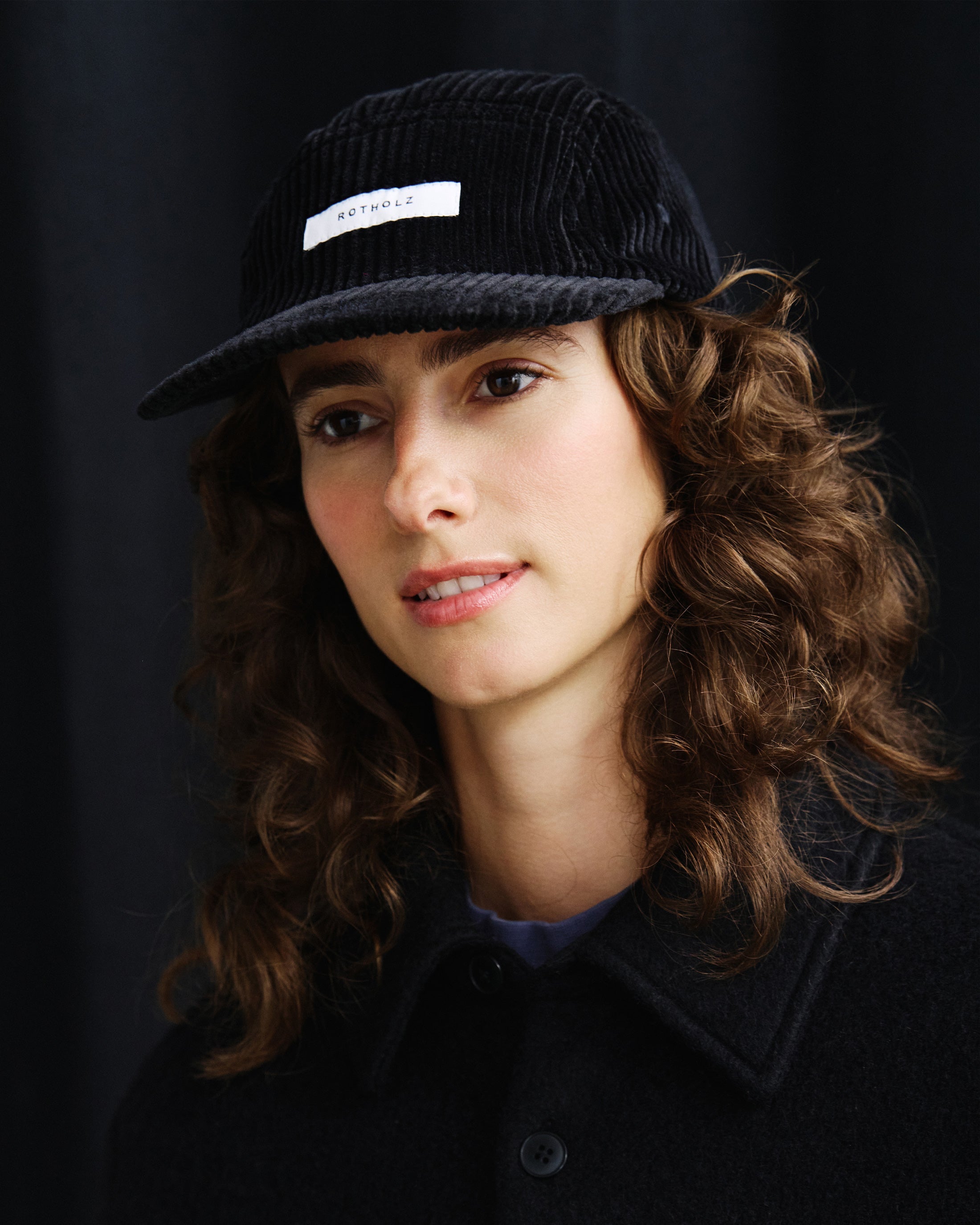 Schwarze Cap Cord 5-Panel aus Bio-Baumwolle von Rotholz