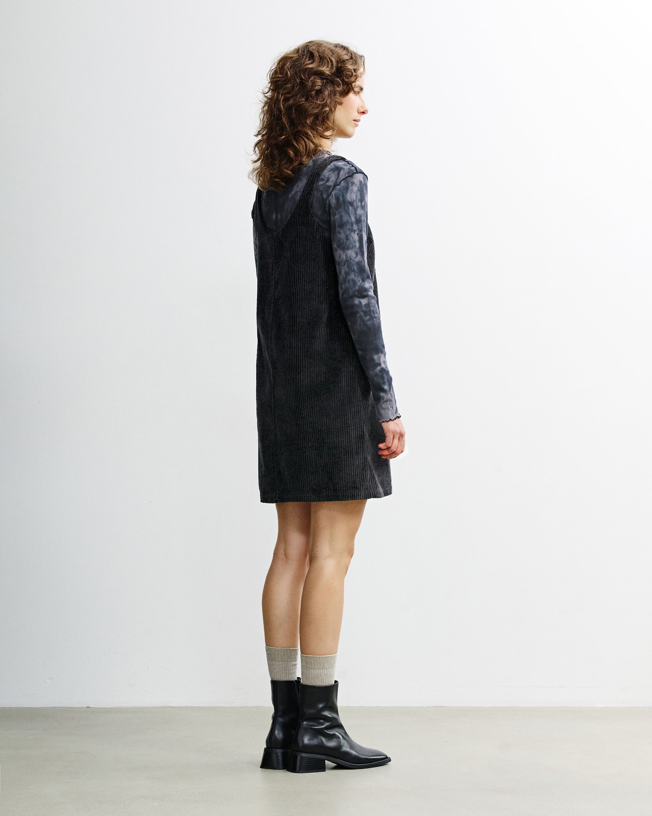 Schwarzes Kleid Cord aus Bio-Baumwolle von Rotholz