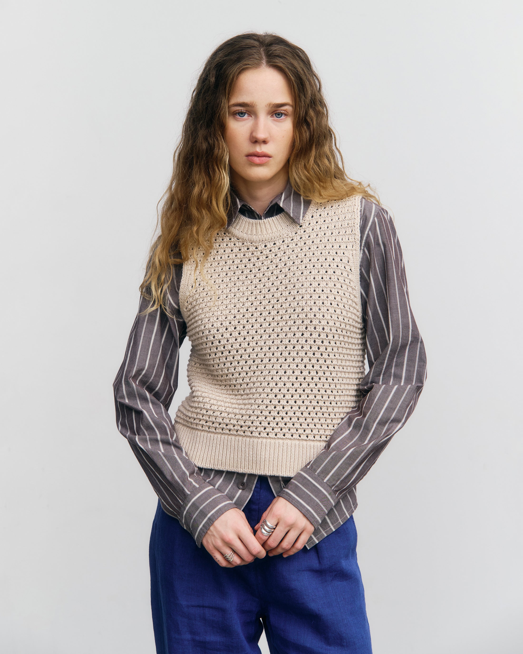 Gilet tricoté beige en 100 % coton biologique de Rotholz