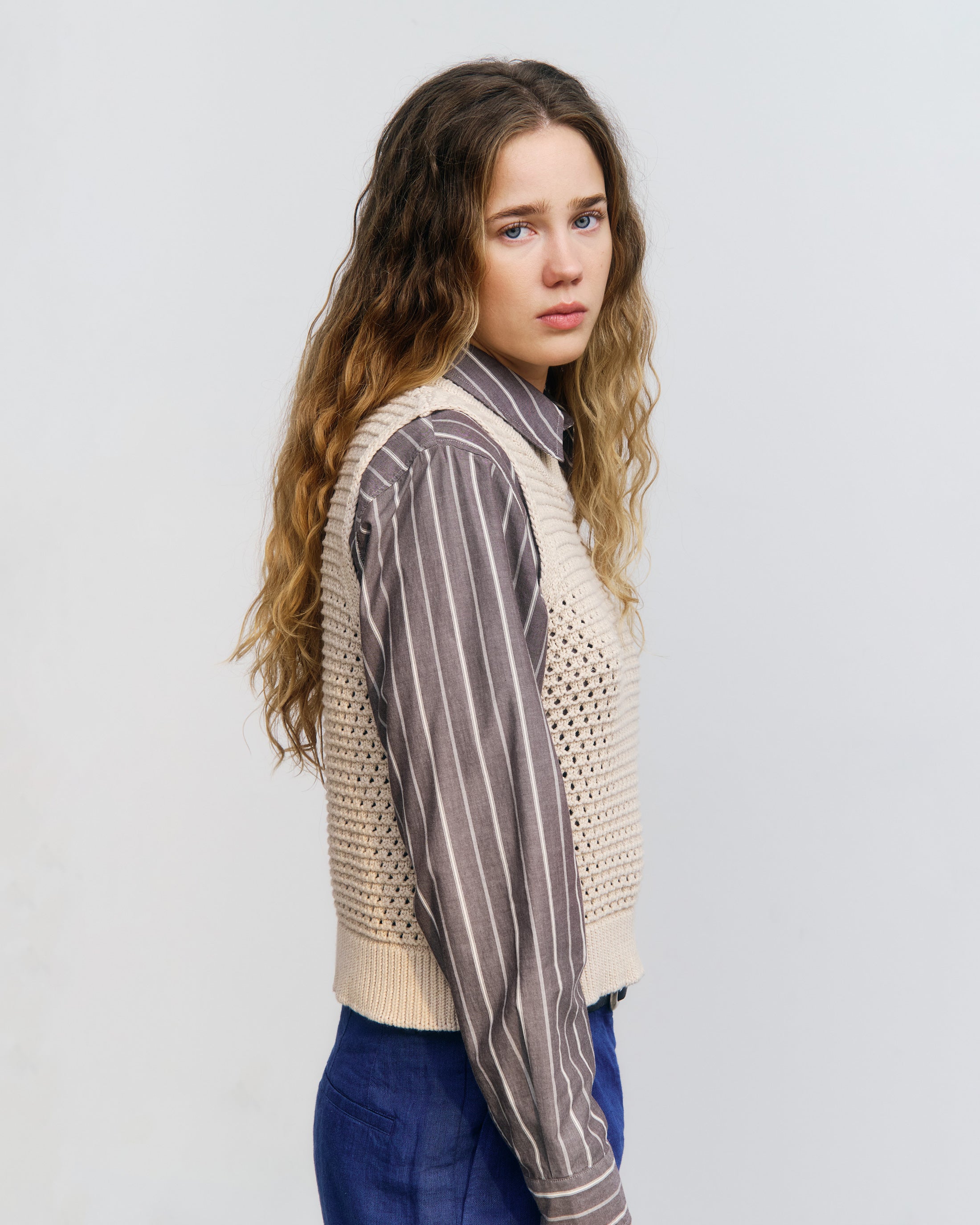 Gilet tricoté beige en 100 % coton biologique de Rotholz