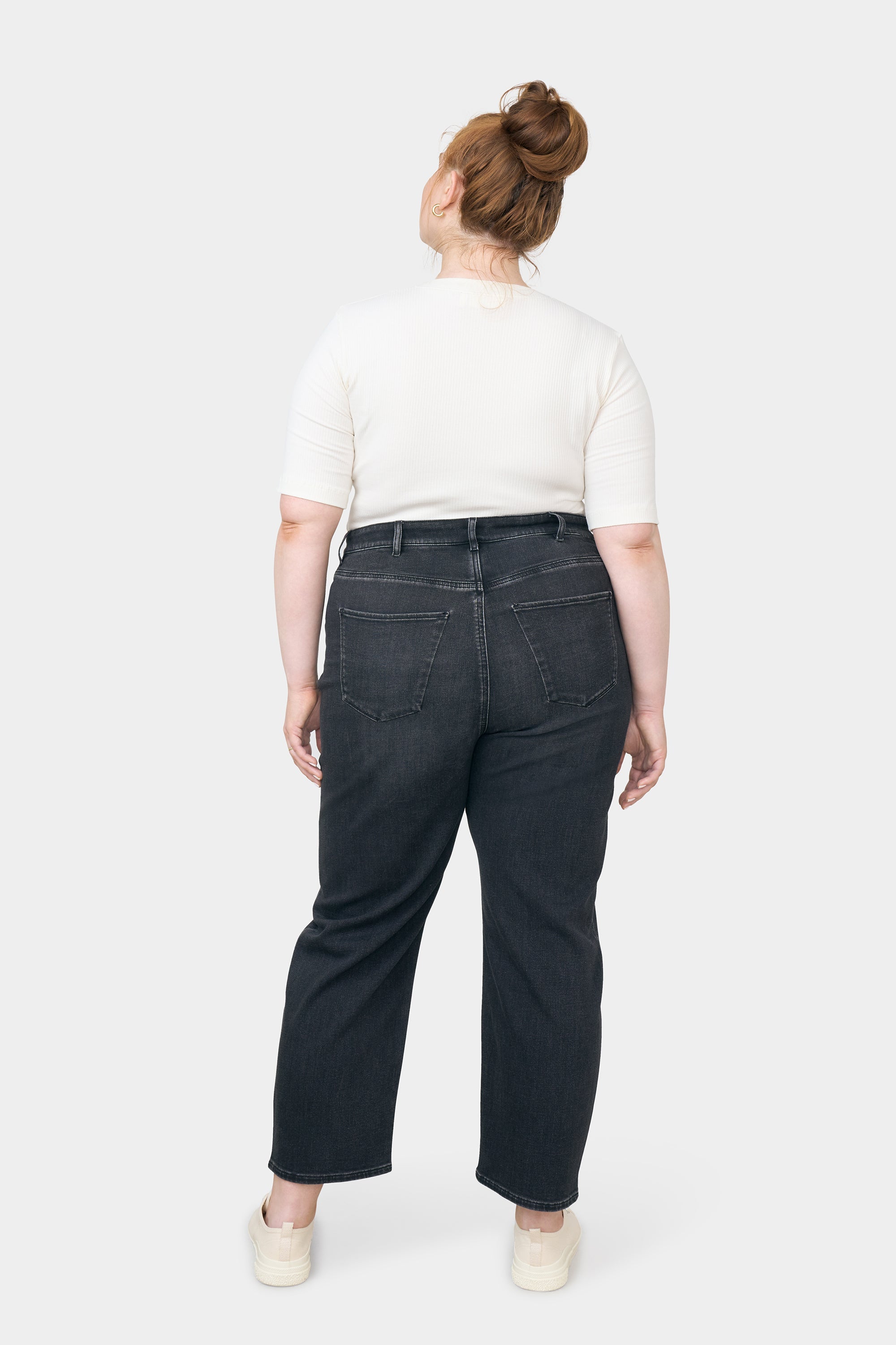 Jean noir STARDUST O-Shape Curvy en coton biologique par Dawn Denim