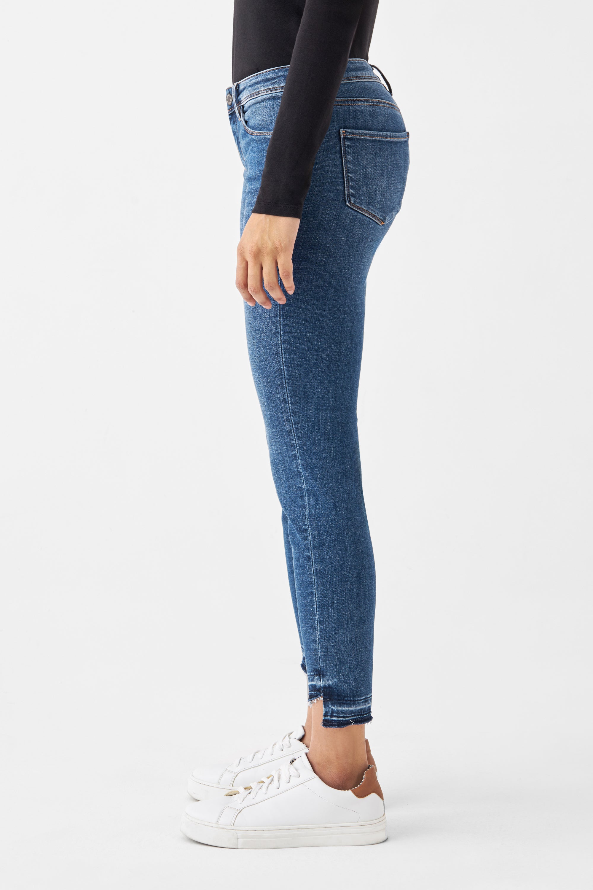 Blaue Jeans MID SUN Slim Design aus Bio-Baumwolle von Dawn Denim