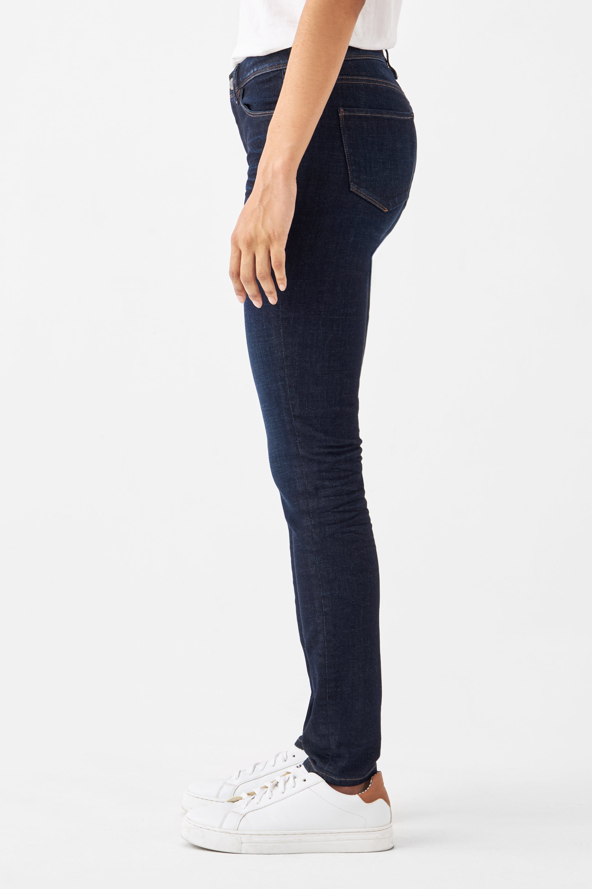 Dunkelblaue Jeans MID SUN Slim basic aus Bio-Baumwolle von Dawn Denim