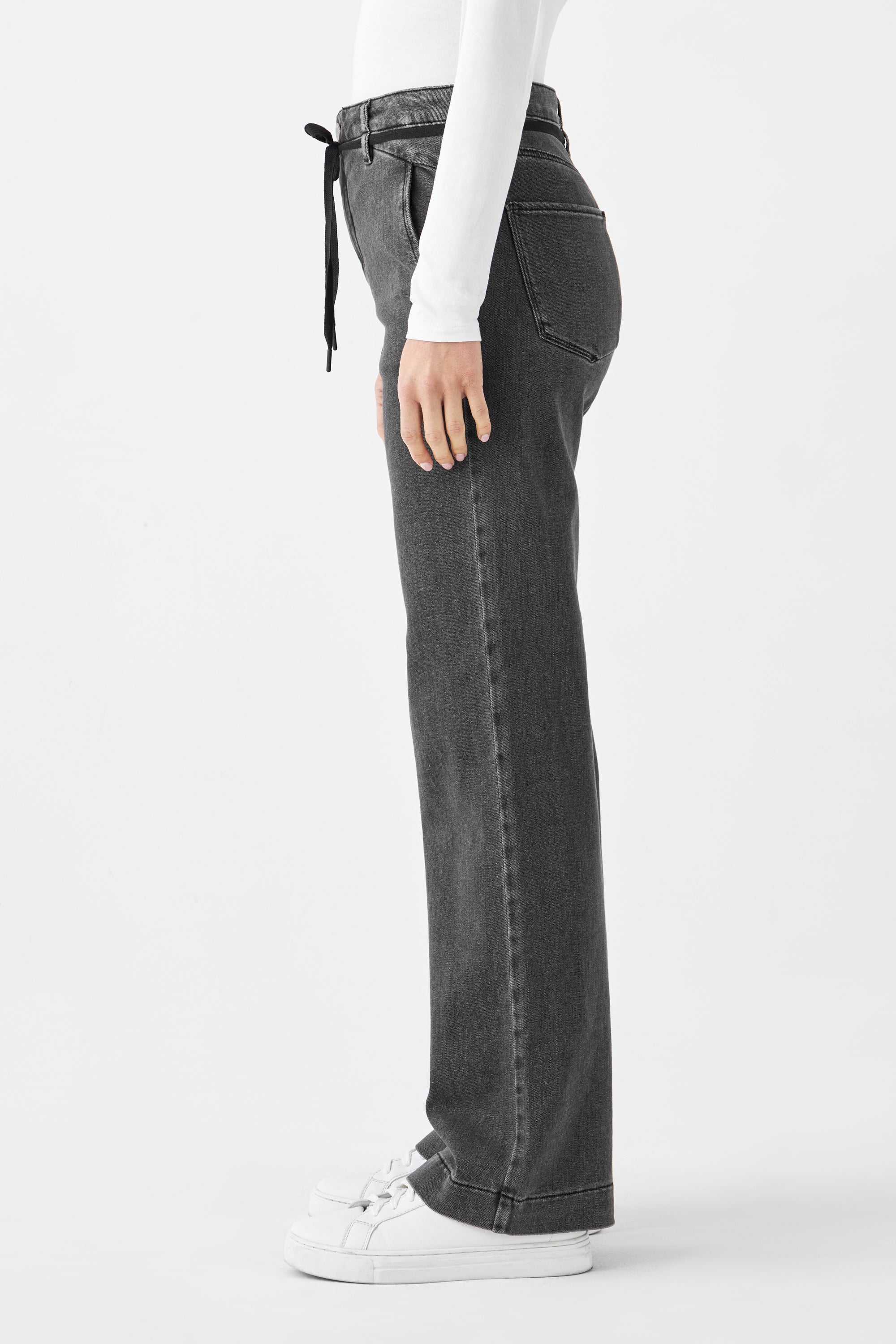Graue Jeans DEW Flared French Pocket aus Bio-Baumwolle von Dawn Denim