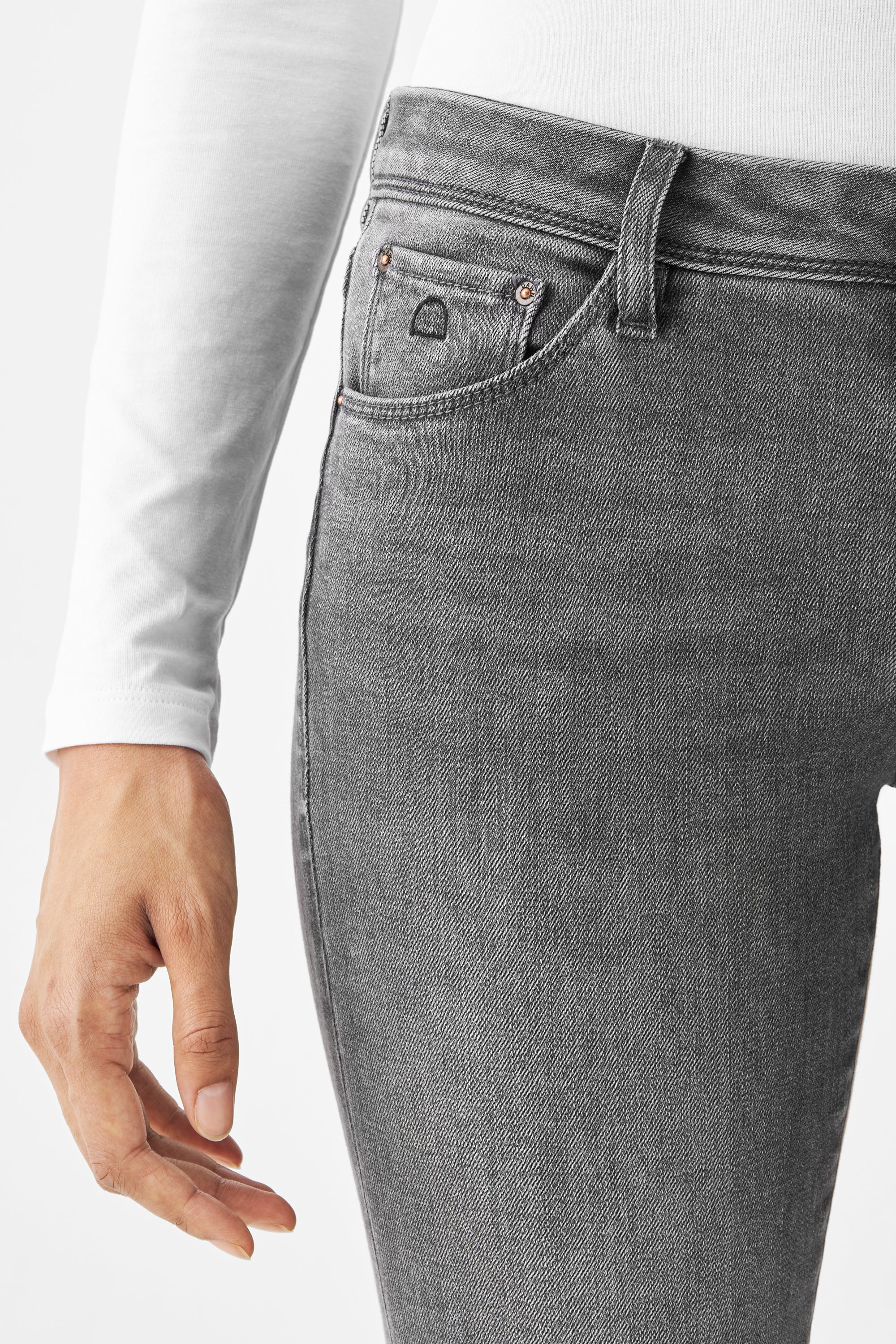 Grey jeans MID SUN Slim basic made of organic cotton by Dawn Denim
