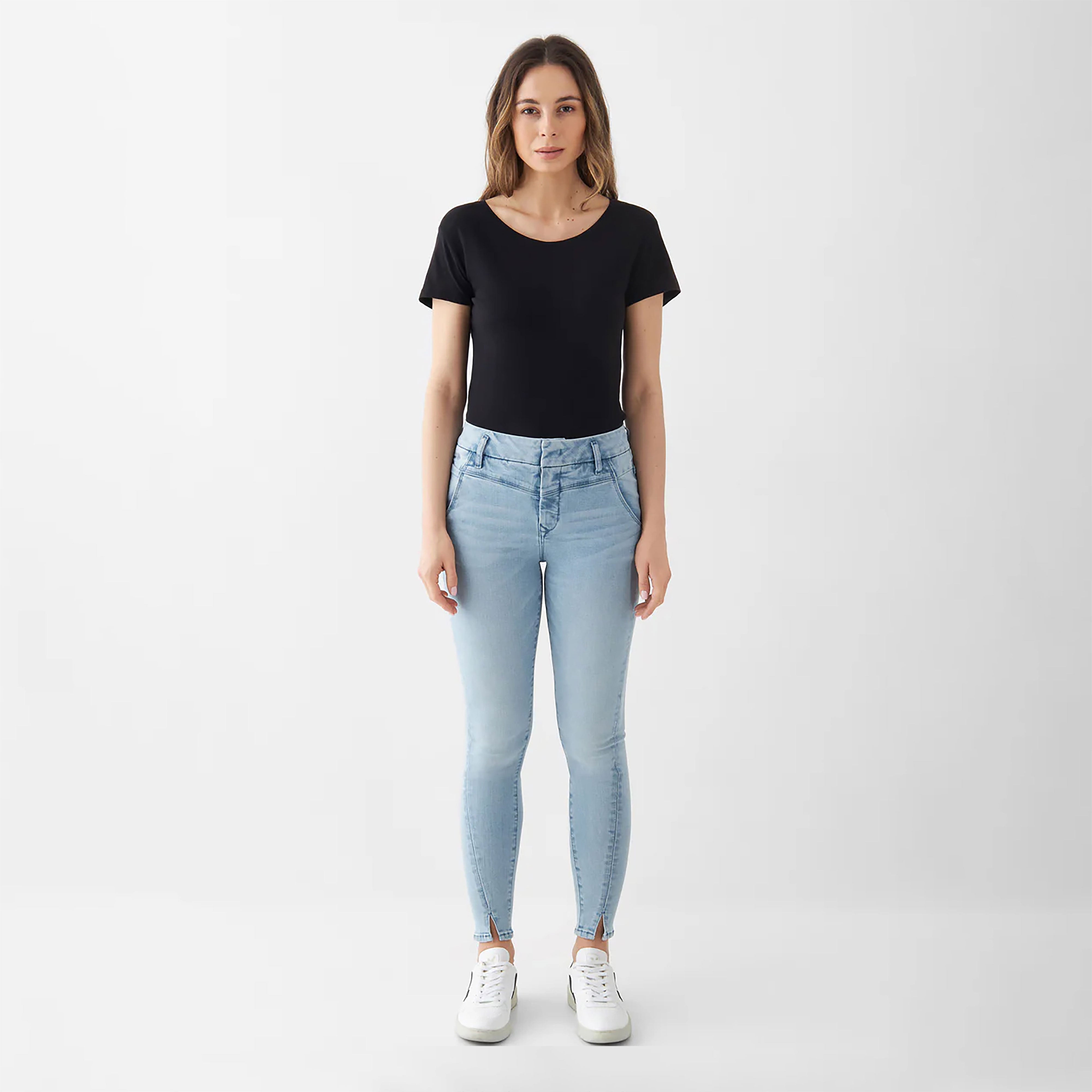 Hellblaue Jeans SUN UP Skinny Basic aus Bio-Baumwolle von Dawn Denim
