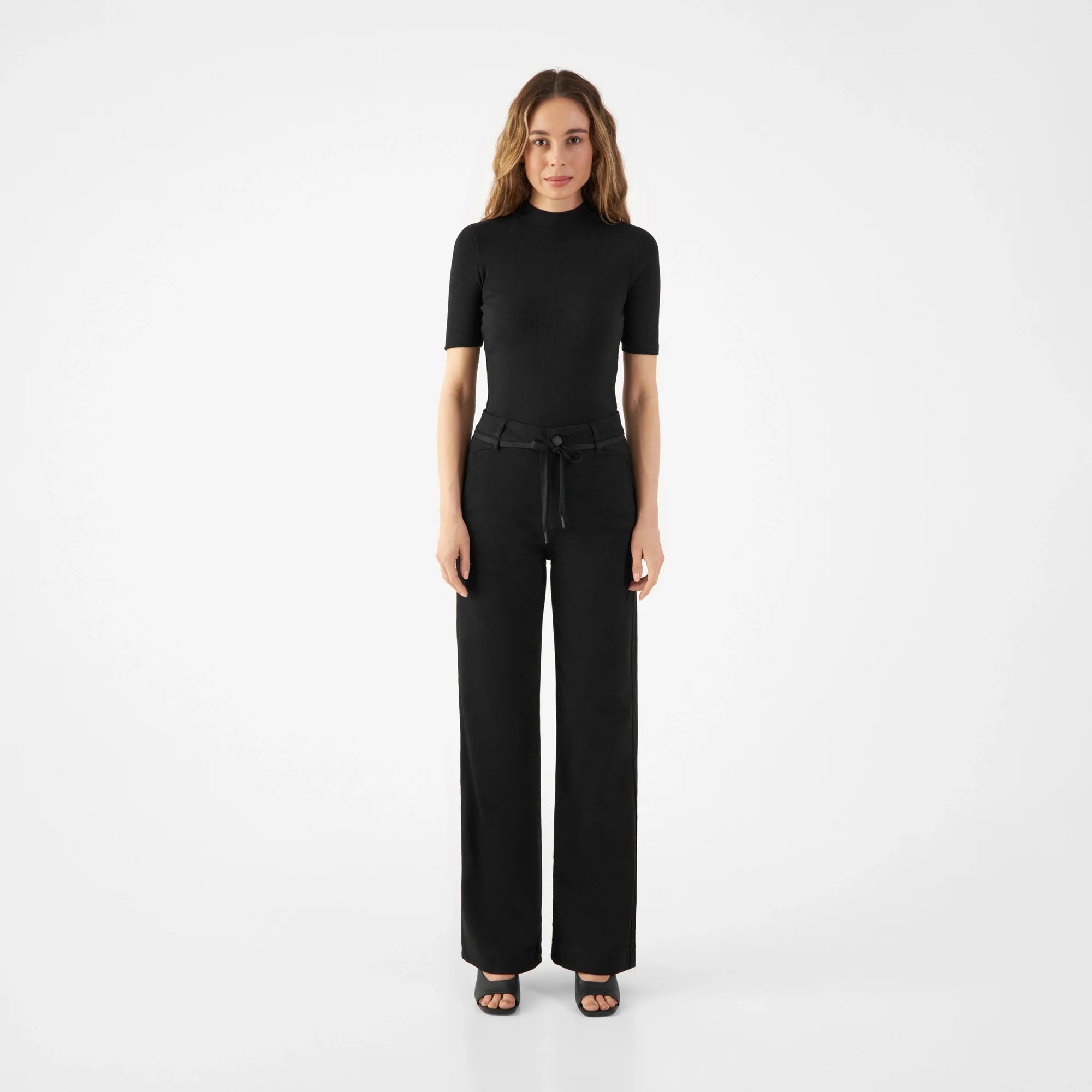 Schwarze Chino-Jeans Glow Flared aus Lyocell Tencel von Dawn Denim