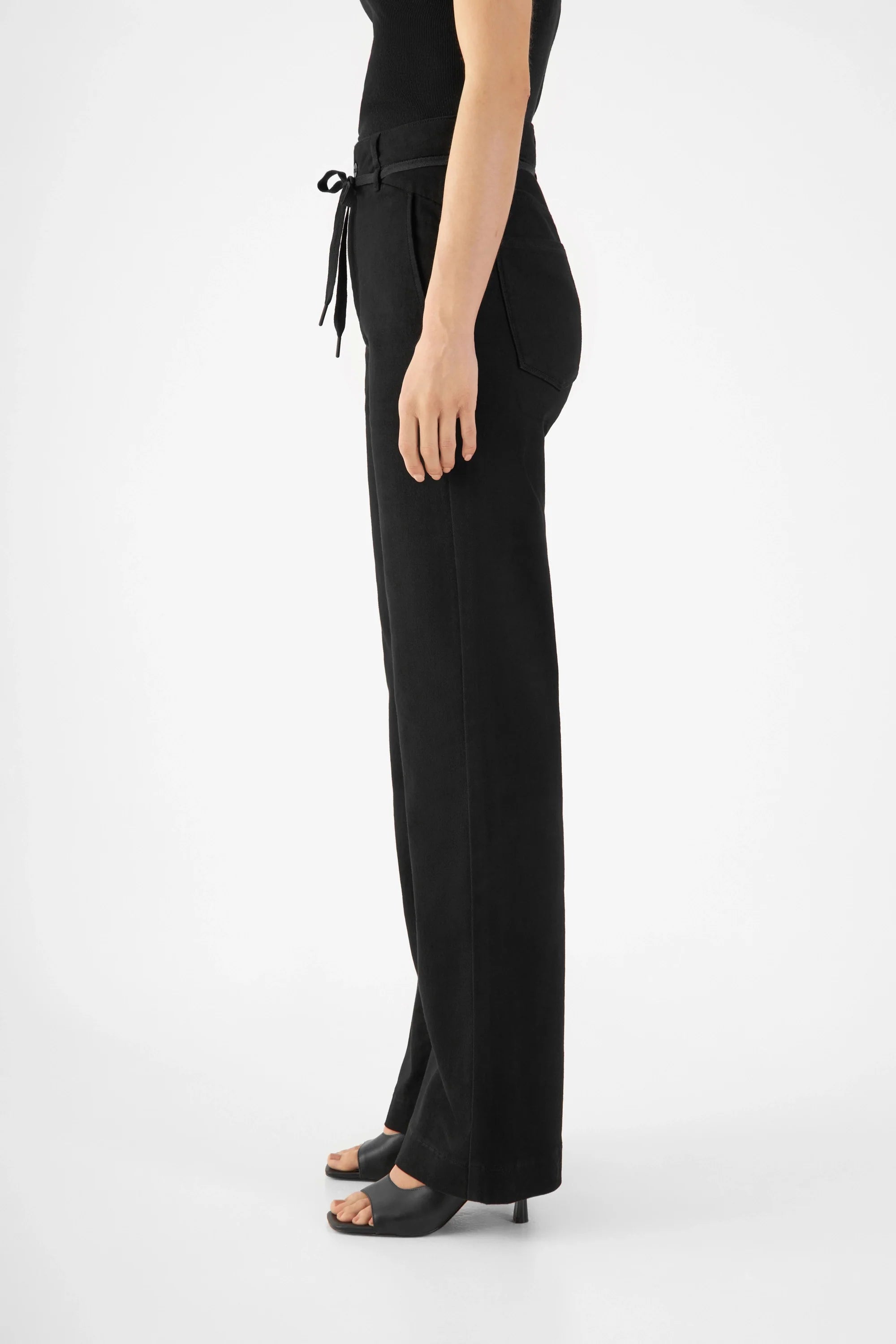 Schwarze Jeans DEW Flared aus Bio-Baumwolle von Dawn Denim
