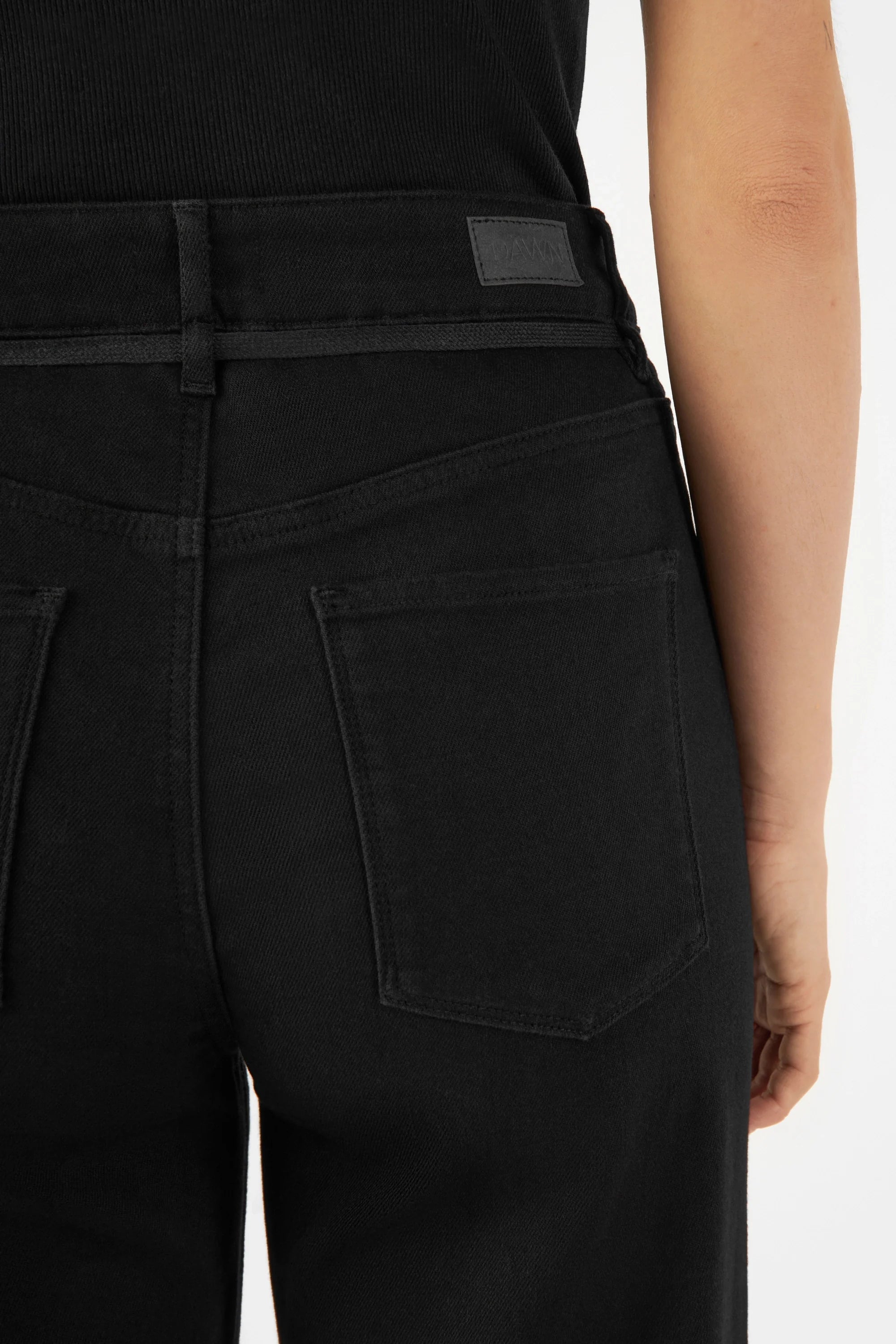 Schwarze Jeans DEW Flared aus Bio-Baumwolle von Dawn Denim