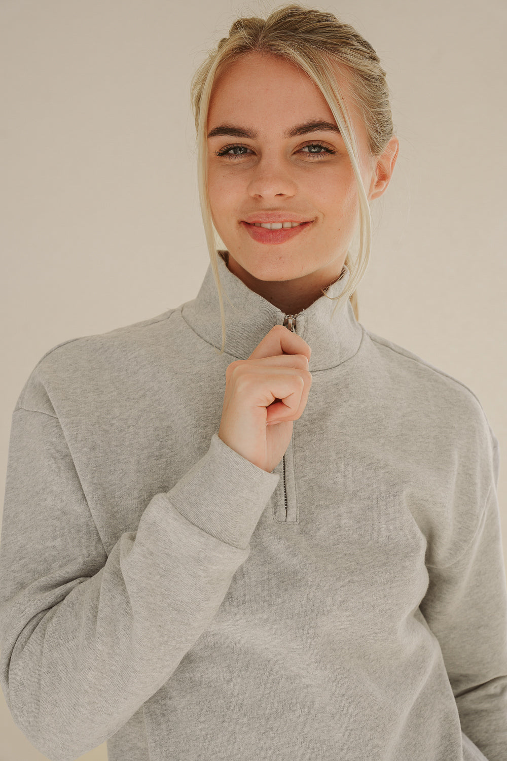 Hellgrauer Sweater aus 100% Bio-Baumwolle von Pura Clothing
